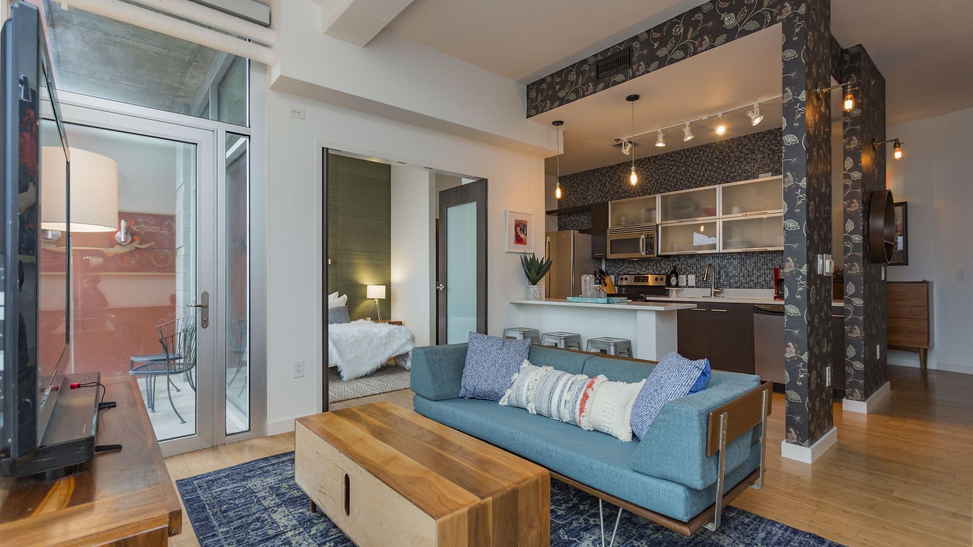 Artsy Extended Retreat Downtown Holiday home *