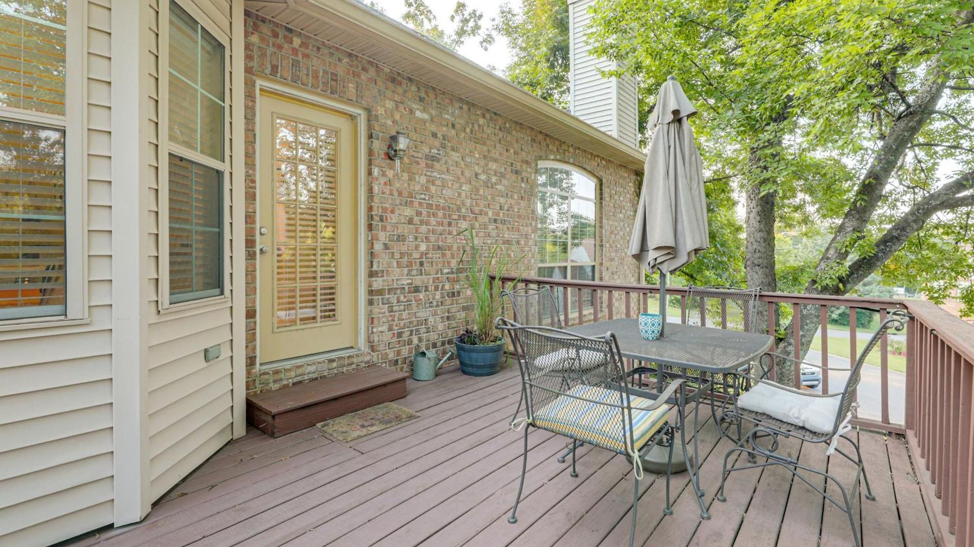 Holiday home Family W/ Deck: 12 Mi To Downtown Nashville! *