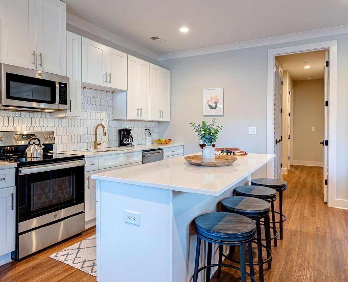 Mesmerize Melrose - 5 Mins To Broadway - Rooftop Deck Holiday home