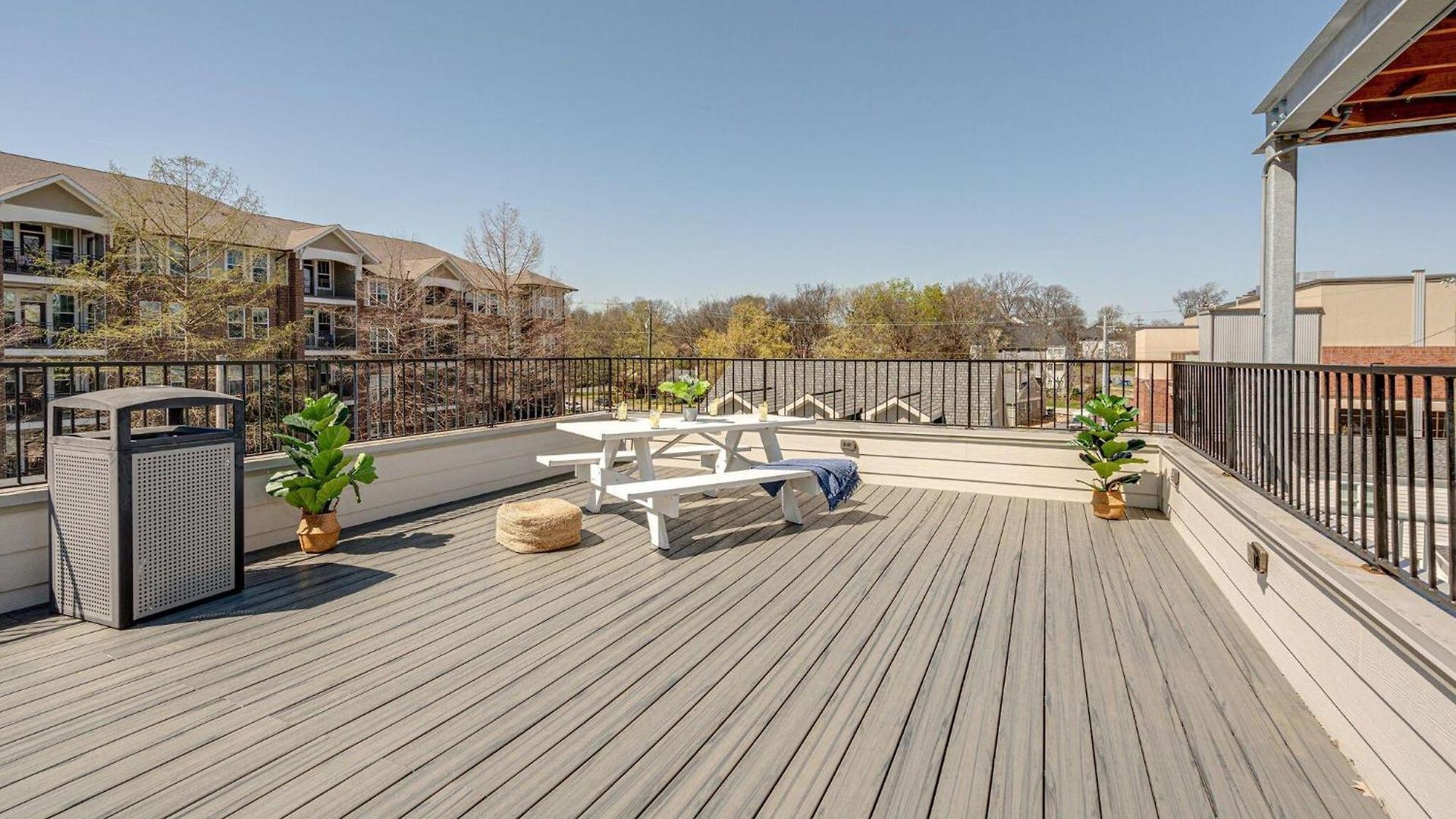 Mesmerize Melrose - 5 Mins To Broadway - Rooftop Deck