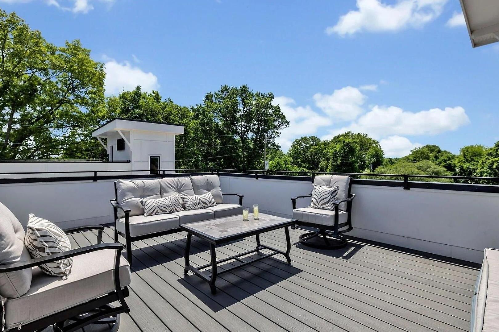 Holiday home Ensemble-4 Unit Combo-8 Mins To Broadway Nashville