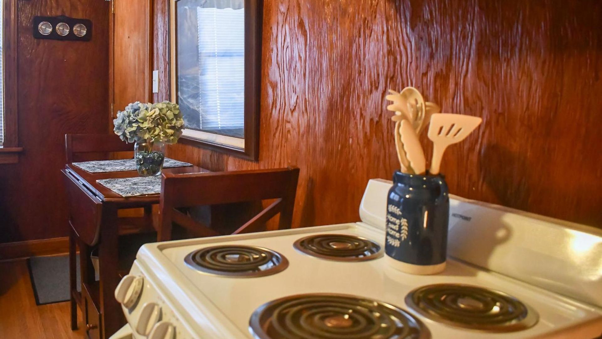 Apartment 8 Mi To Broadway: Wfh-friendly Duplex!
