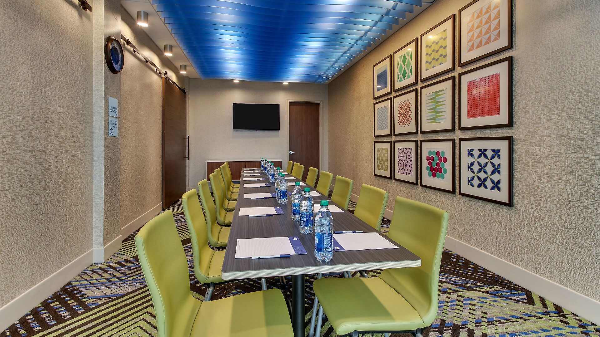 Hotel Express & - Metrocenter Downtown By Ihg
