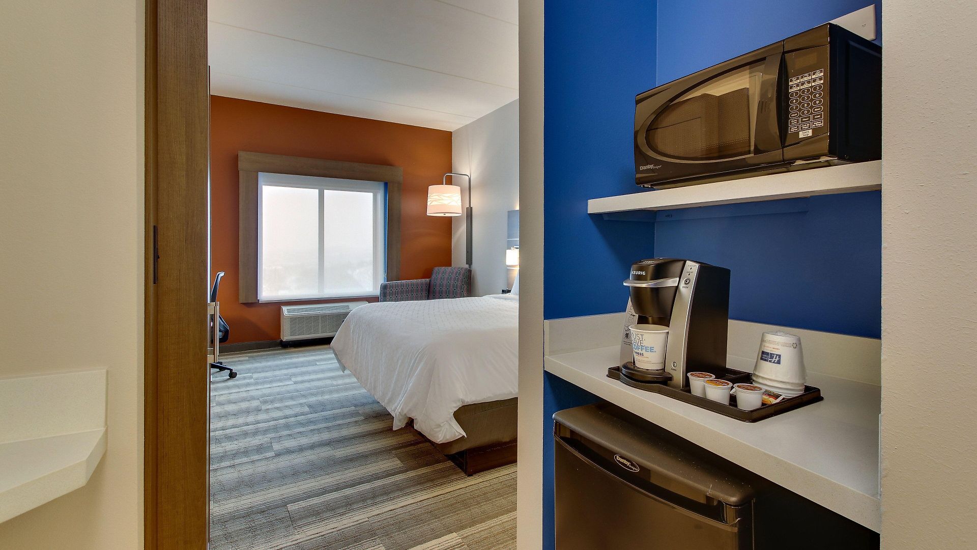 Hotel Express & - Metrocenter Downtown By Ihg Nashville