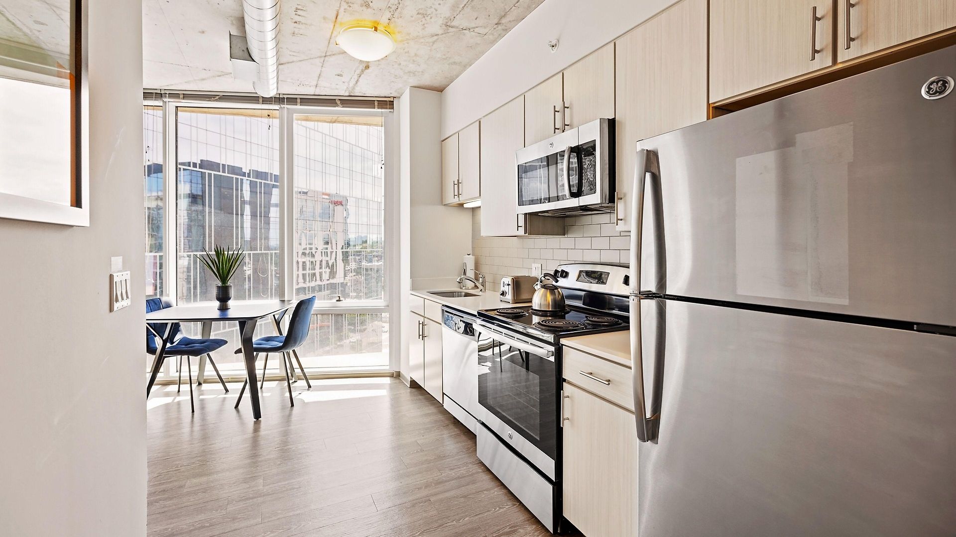 Hotel Placemakr Premier Sobro