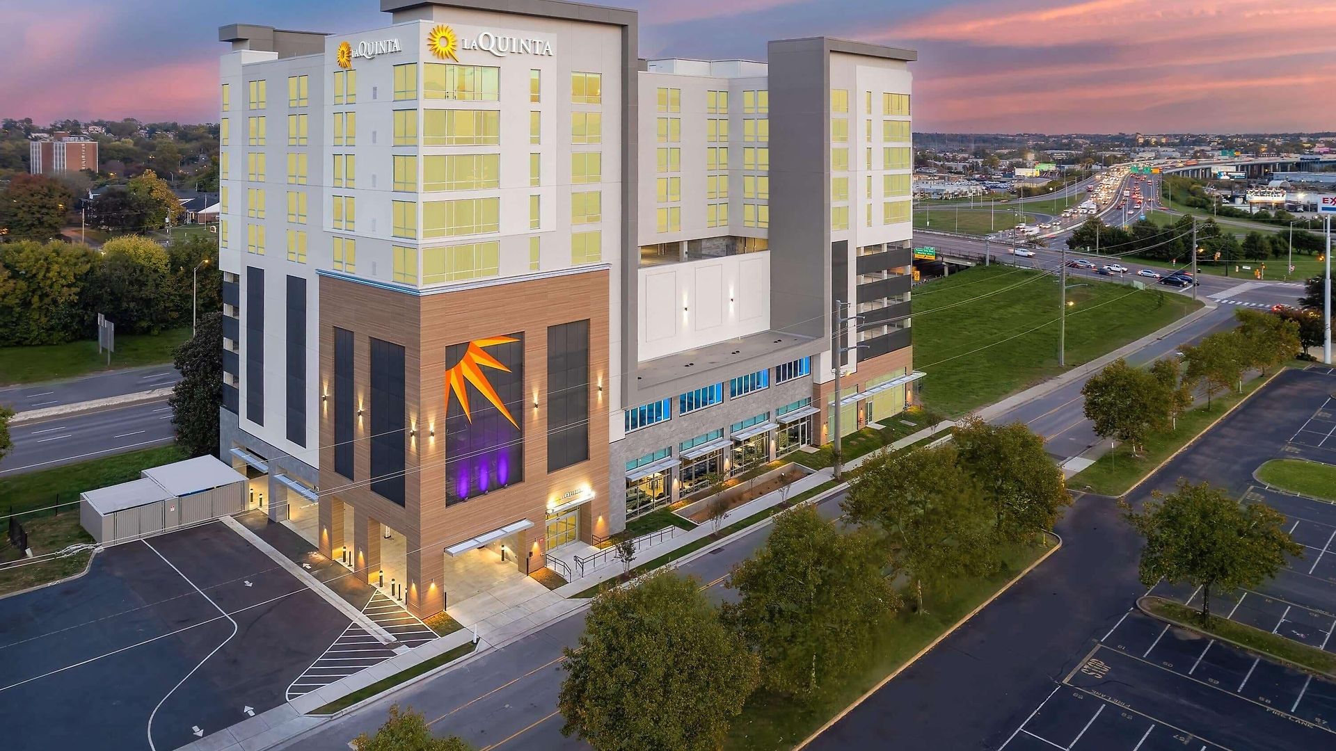 Hotel La Quinta & By Wyndham Downtown Stadium