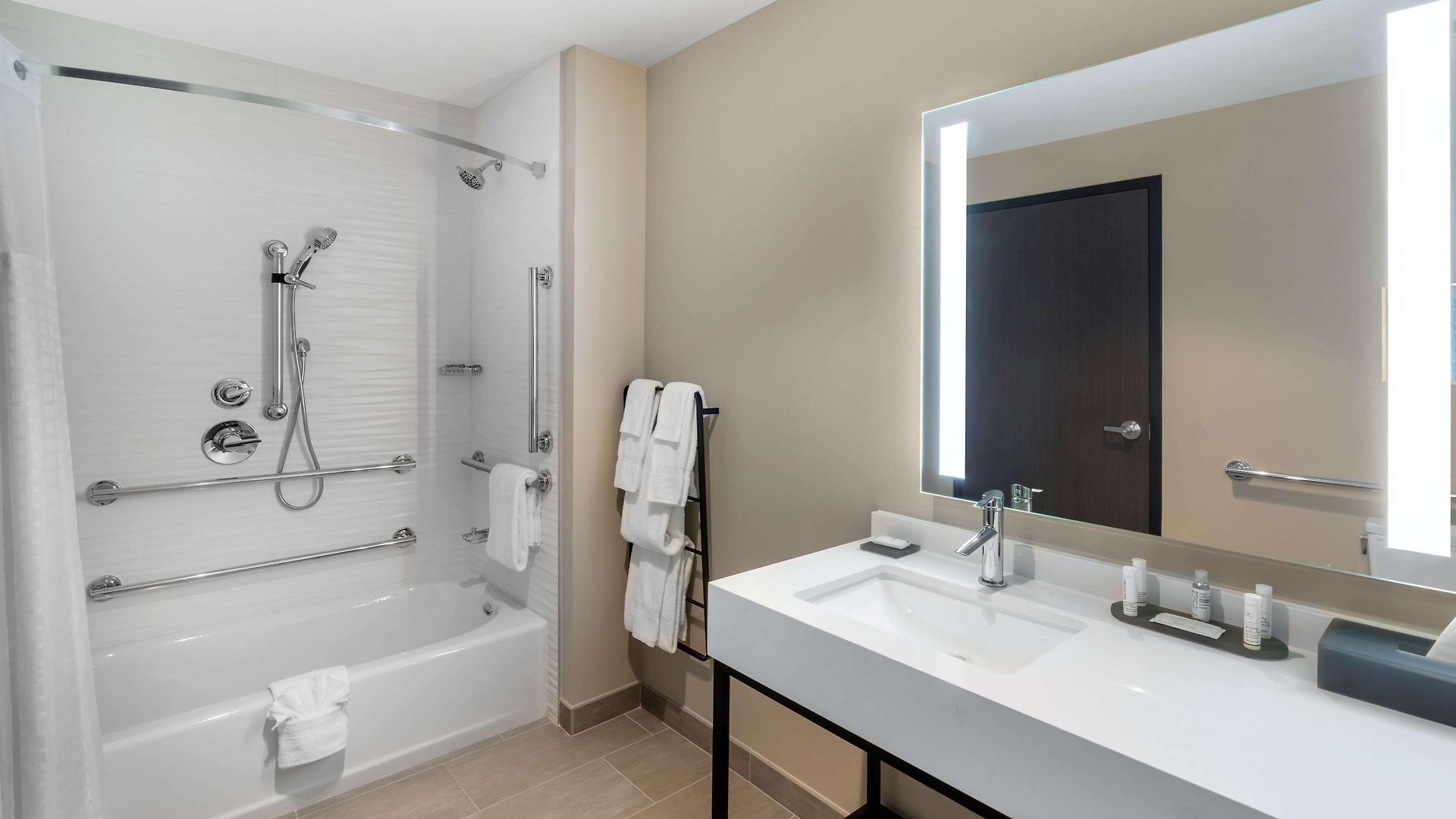 Hotel La Quinta & By Wyndham Downtown Stadium