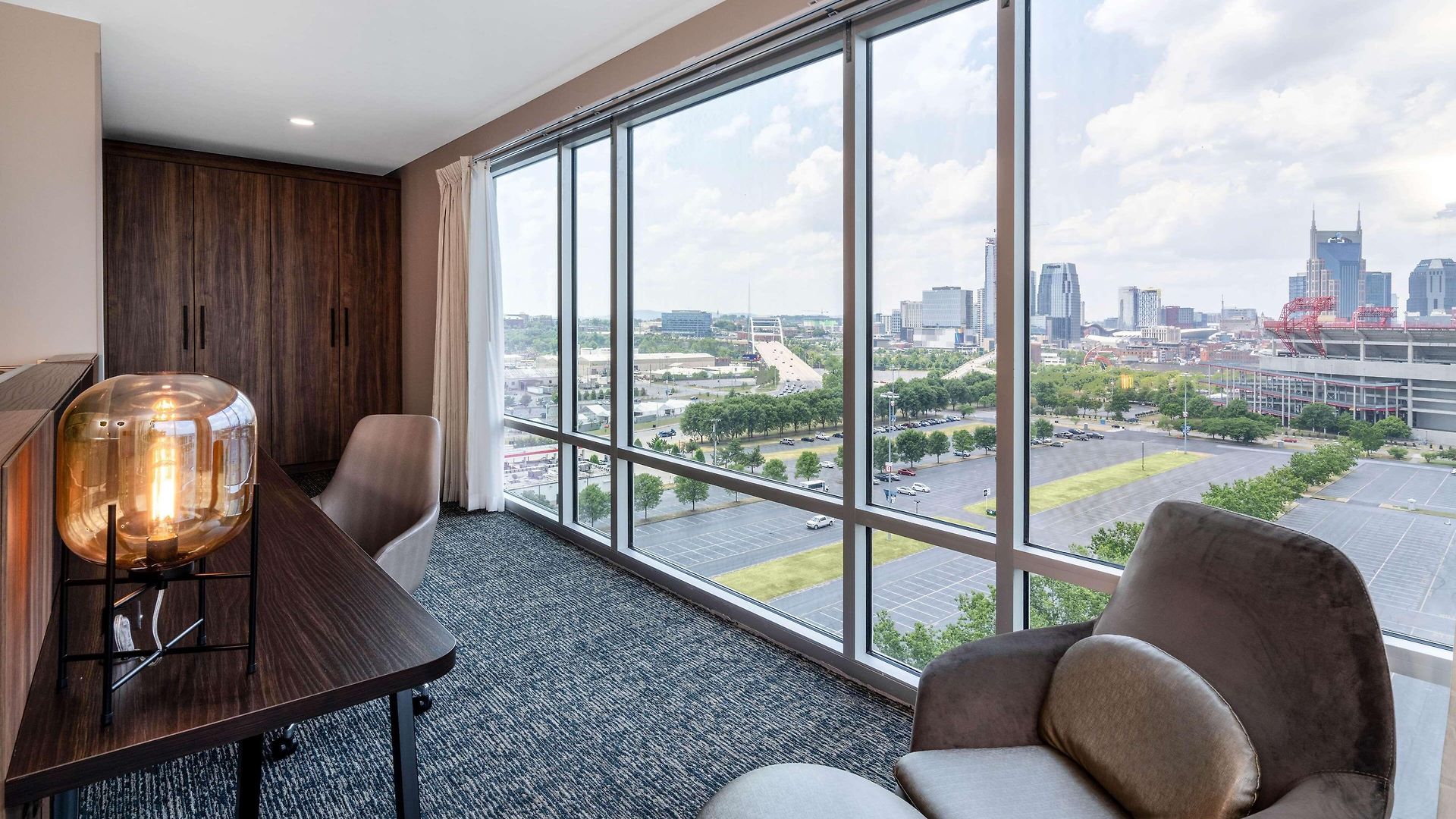 La Quinta & By Wyndham Downtown Stadium Nashville