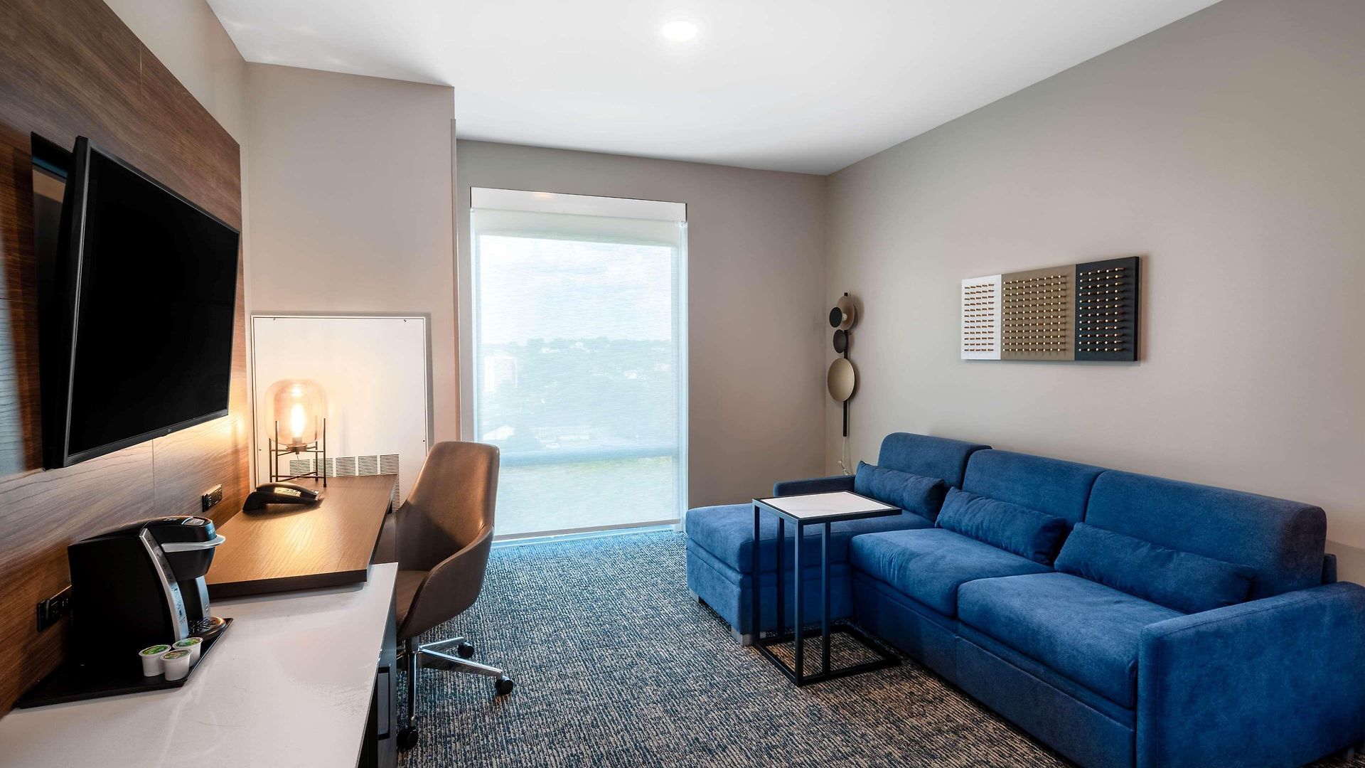 La Quinta & By Wyndham Downtown Stadium Nashville