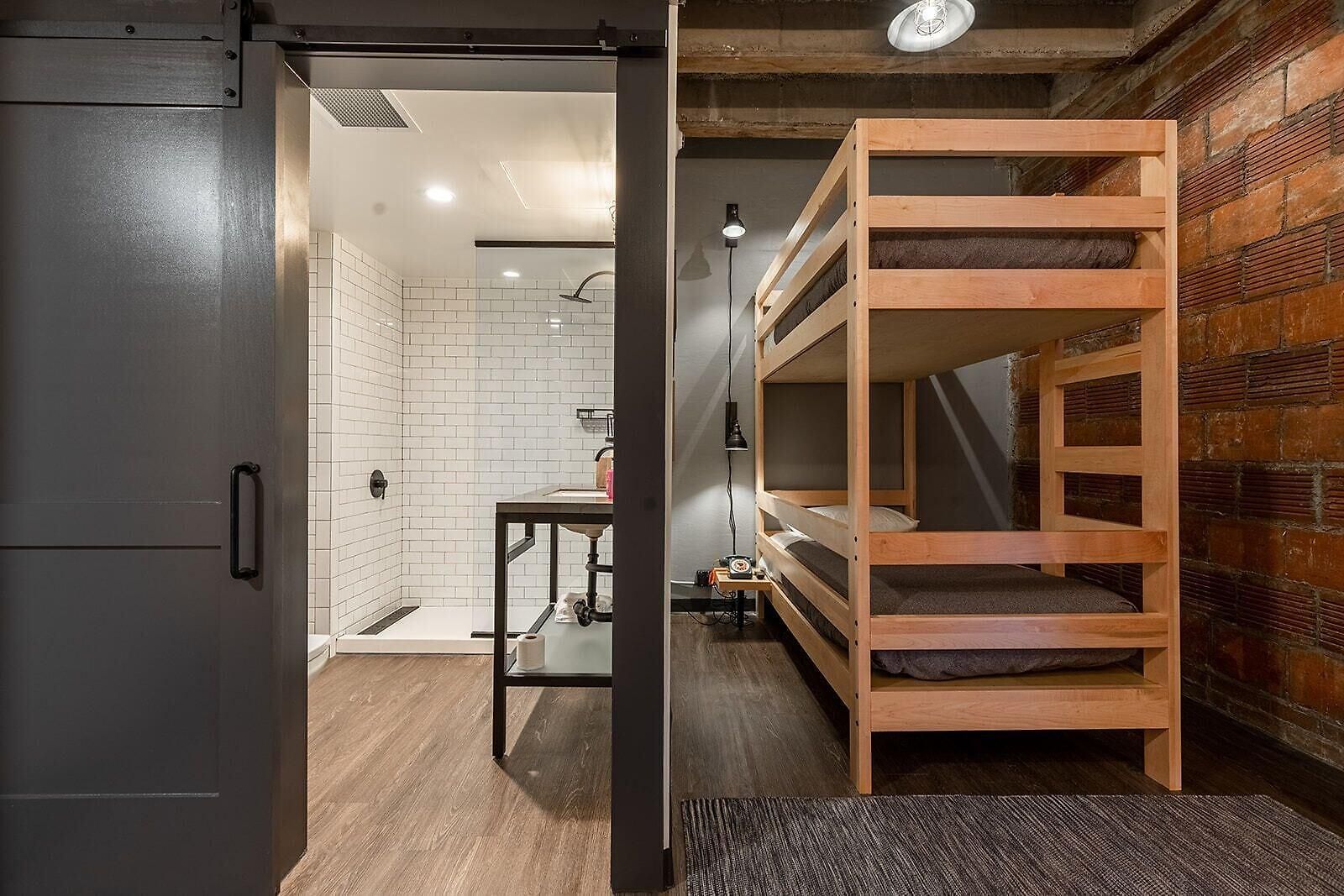 Moxy Downtown