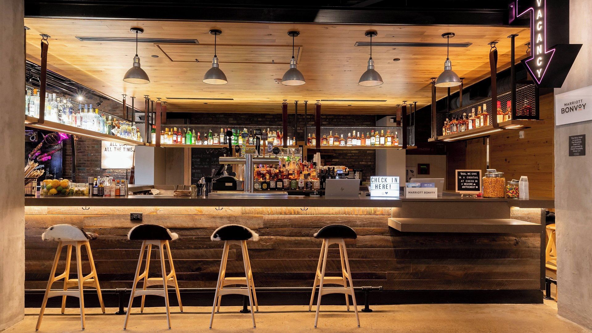 Moxy Downtown