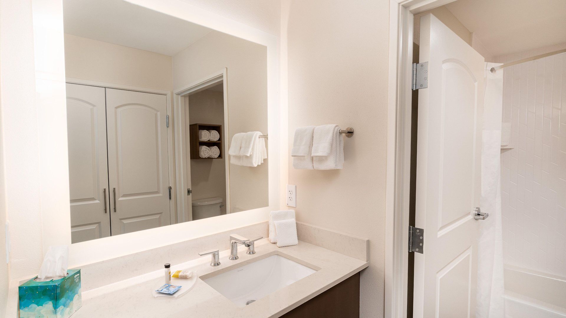 Staybridge - Vanderbilt Area By Ihg Hotel