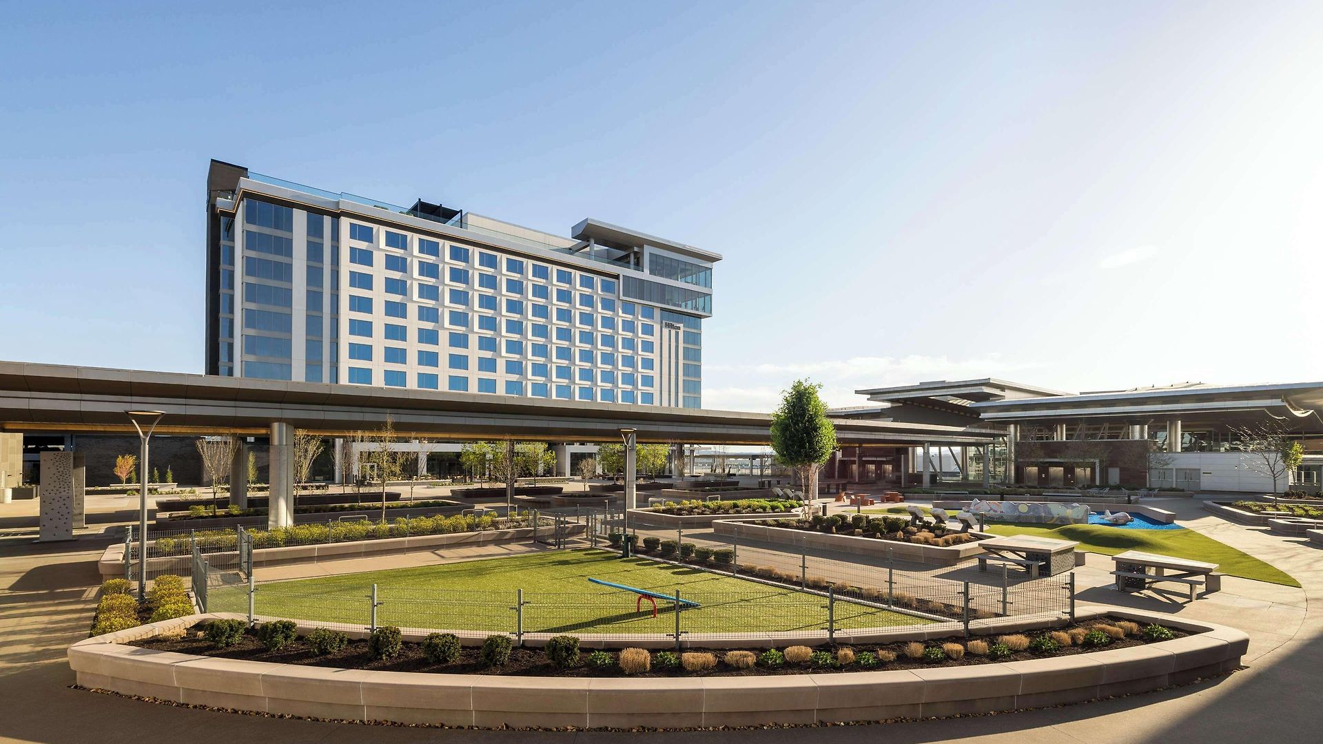 Hotel Hilton Bna Airport Terminal 4*