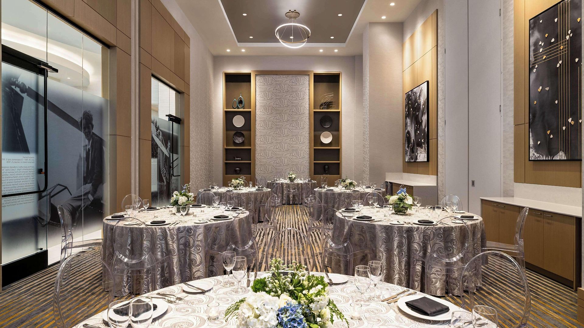 Hilton Bna Airport Terminal Hotel 4*