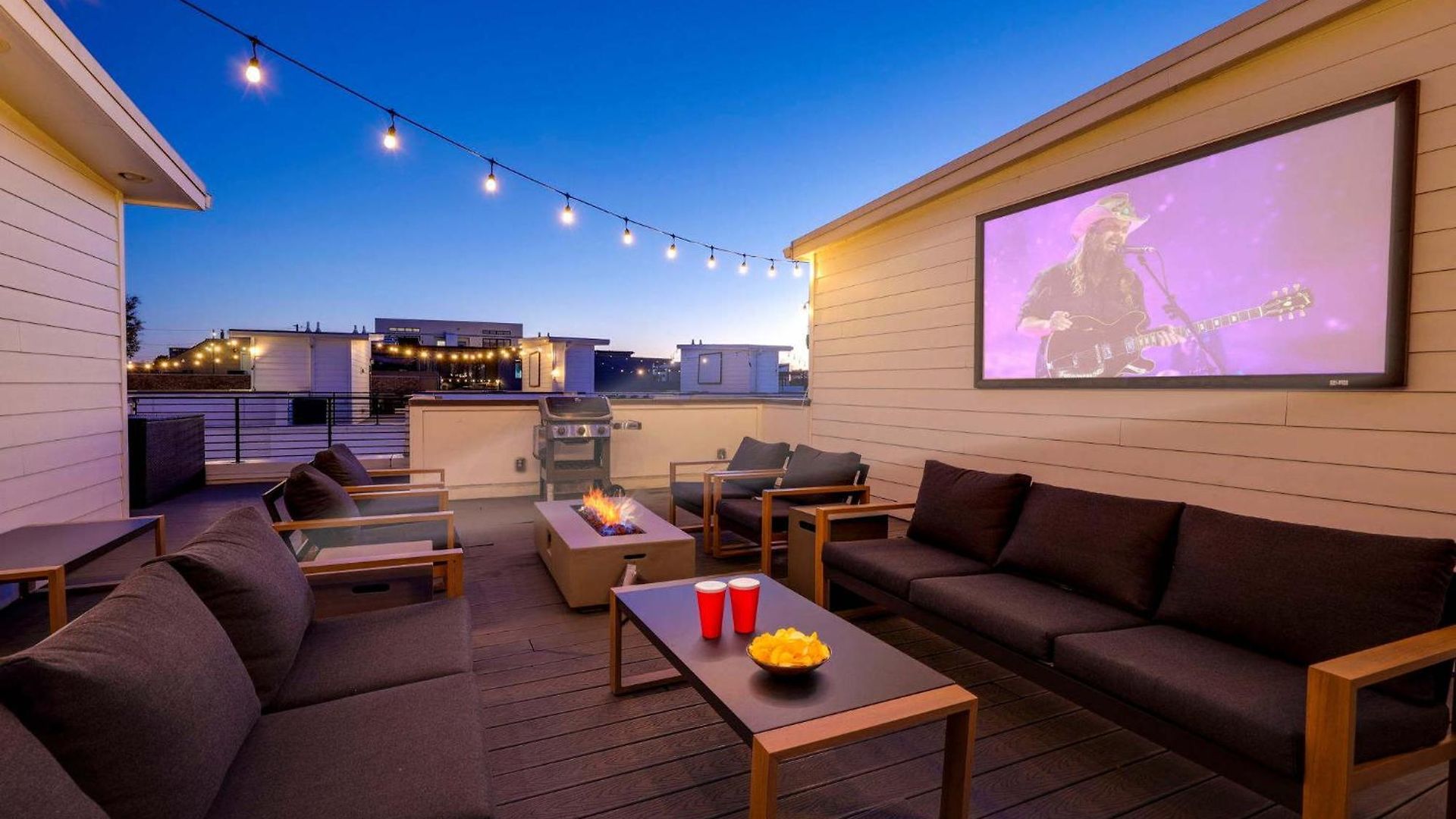 Broadview At The Gulch - Rooftop Lounge With Views Holiday home
