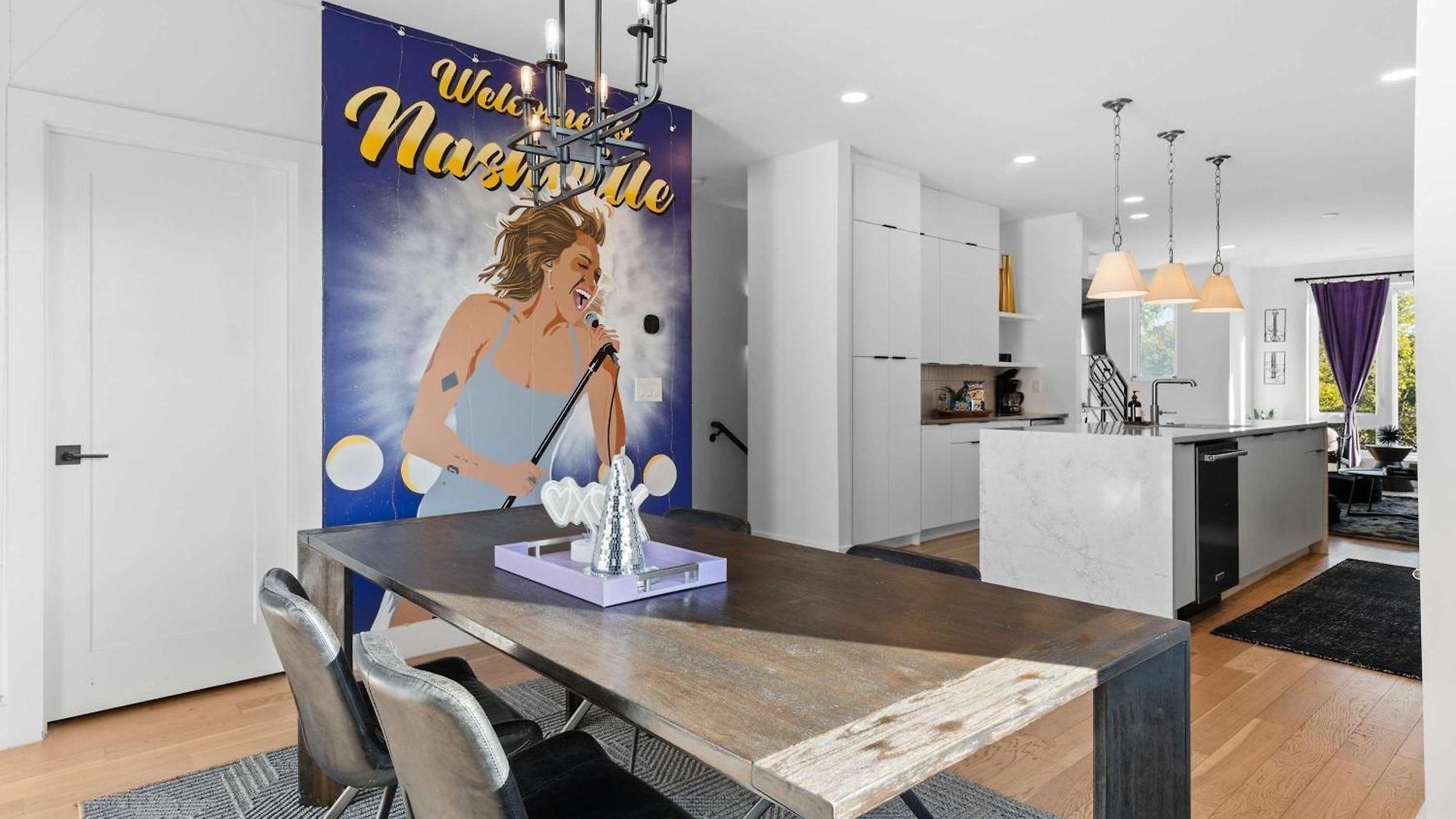 Spacious - 2 Homes, 15 Guests