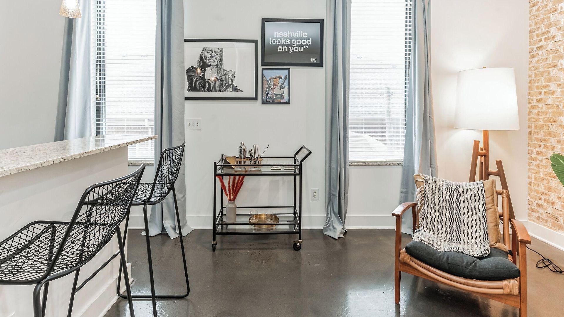 Modern Loft Near West End Holiday home