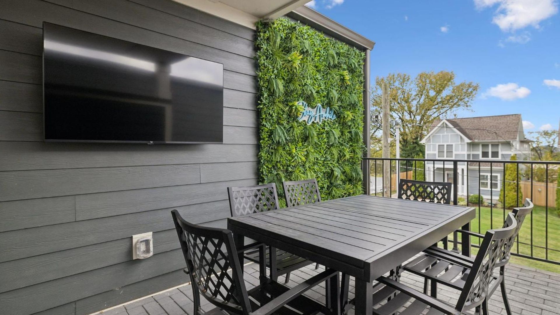 New Nash Modern Luxurious Space W Rooftop Views