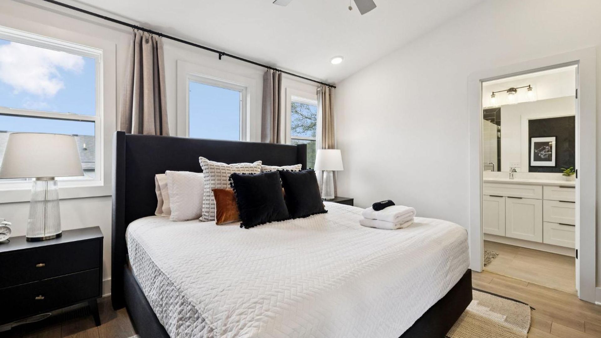 New Nash Modern Luxurious Space W Rooftop Views