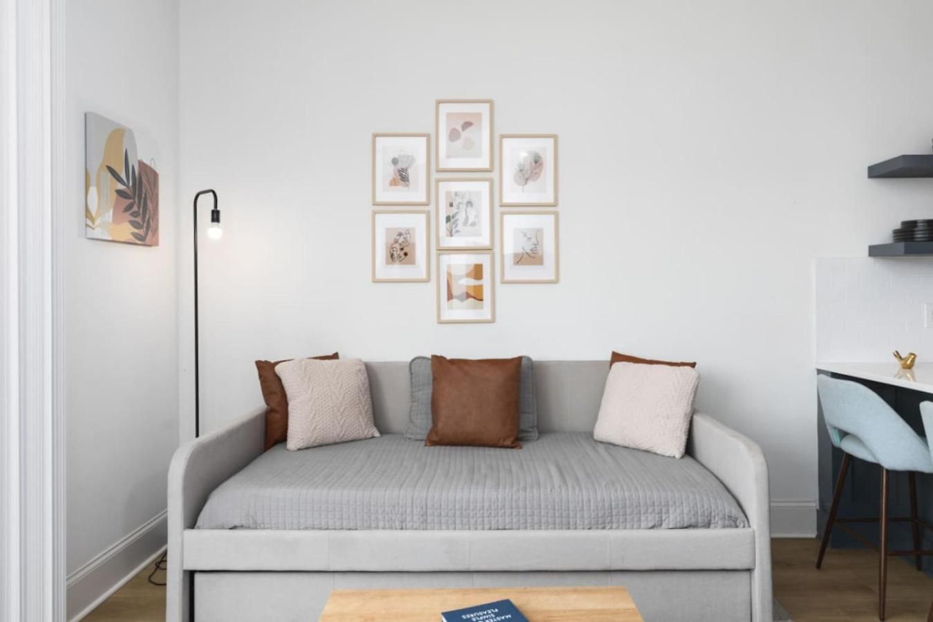 Sleeps 16 Two Side By Side Only 3 Miles Broadway *
