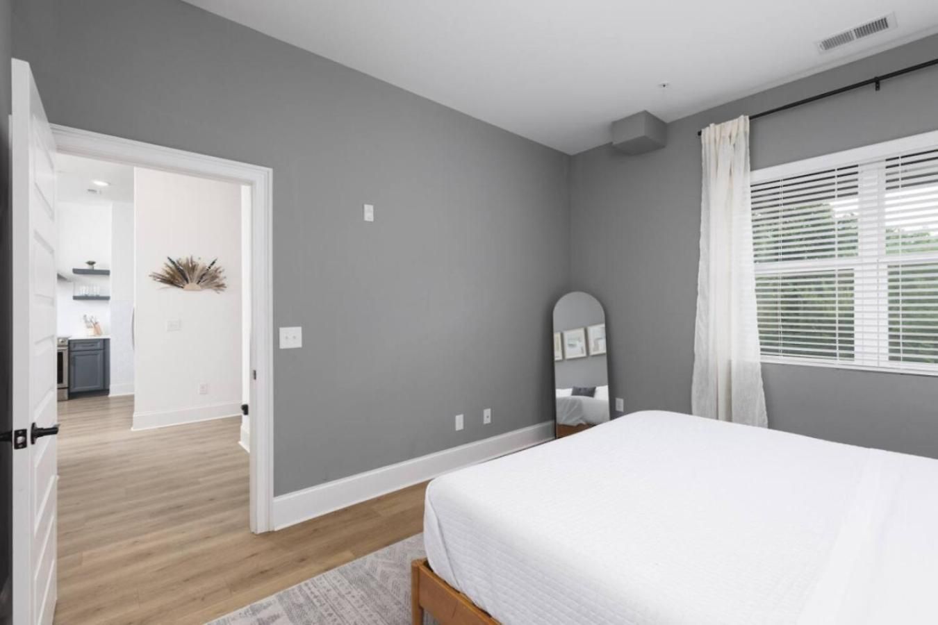 Sleeps 16 Two Side By Side Only 3 Miles Broadway Nashville