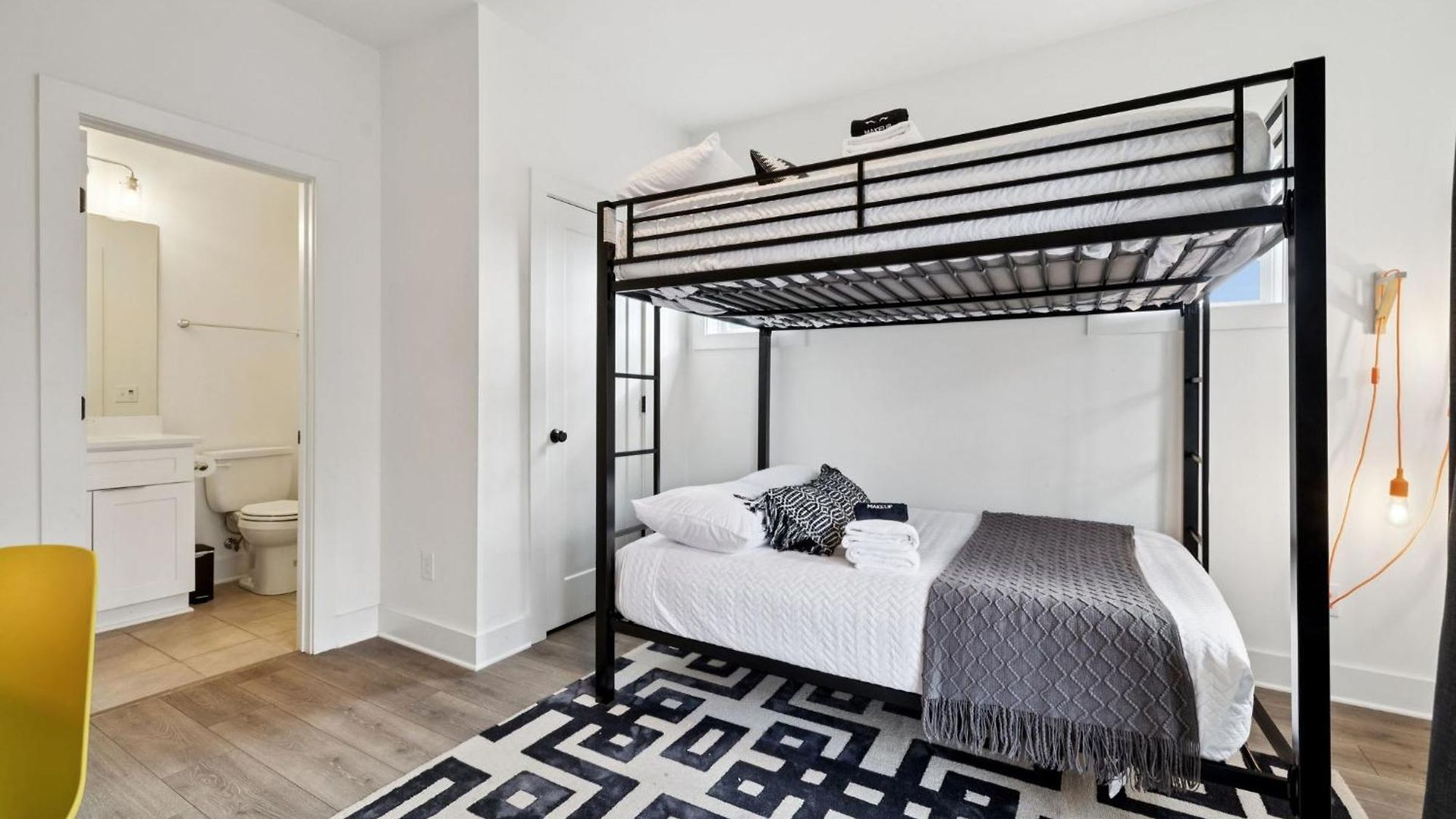 New Nash Modern Luxurious Space W Rooftop Views Holiday home Nashville