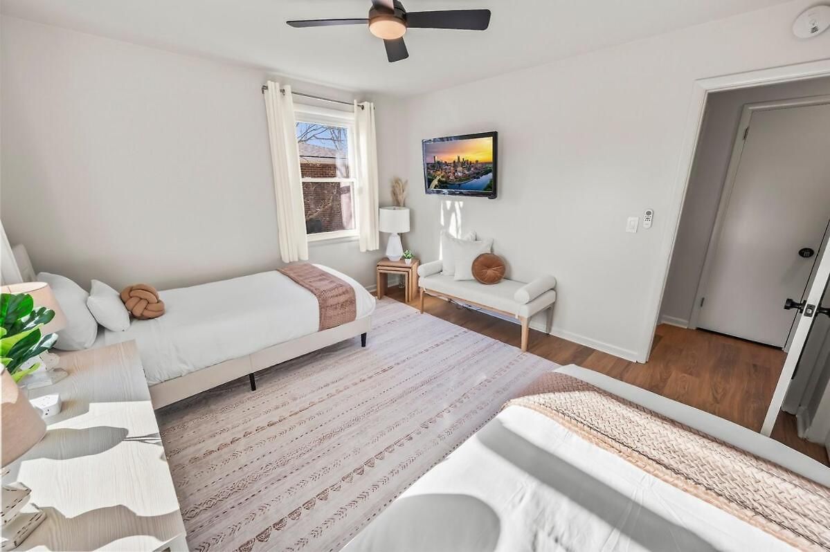 Cozy Ranch Retreat-large Deck & Yard-10 Mins To Downtown