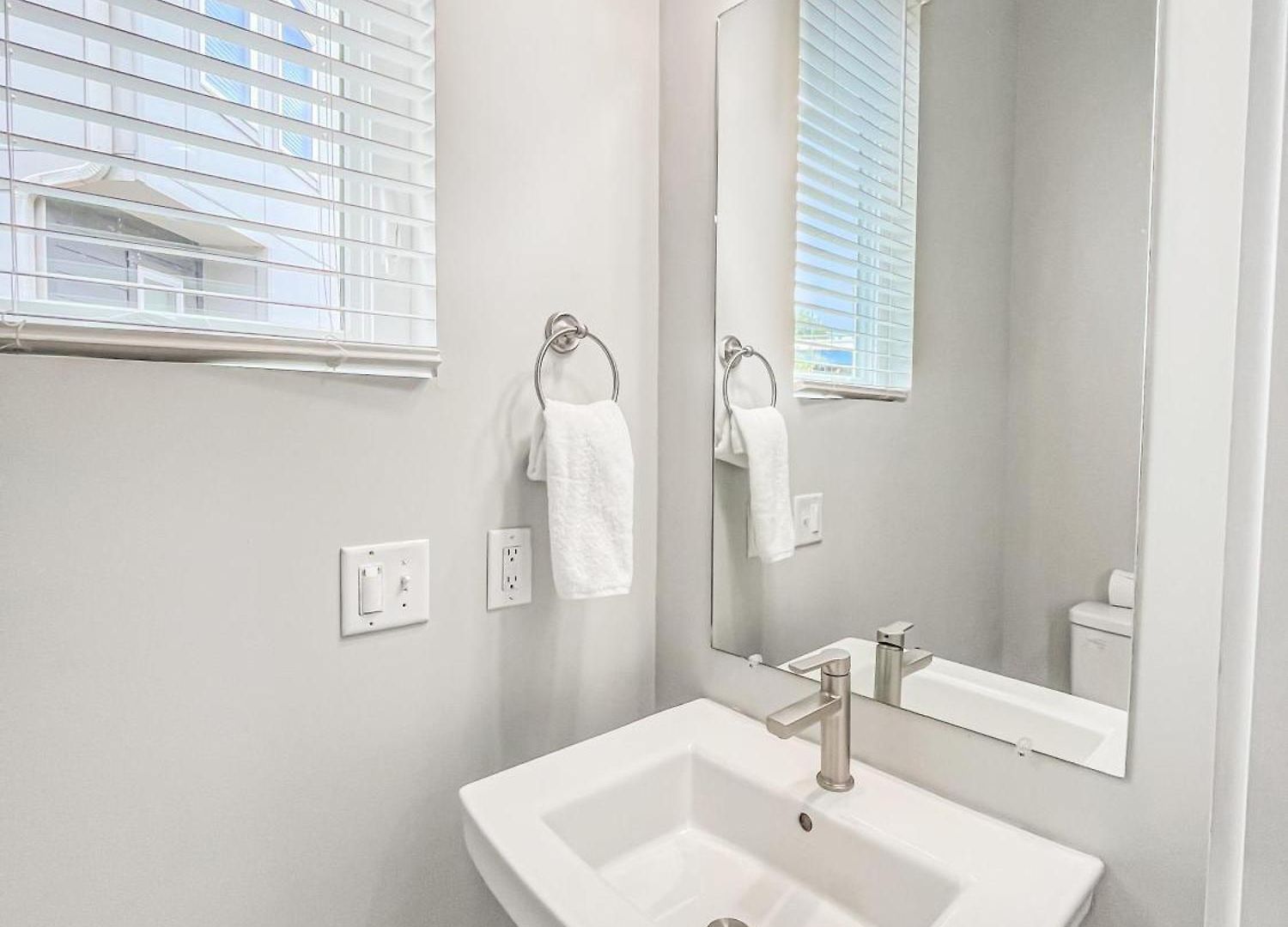 Cypress - Private Rooftop Patio - Mins To Broadway Holiday home *