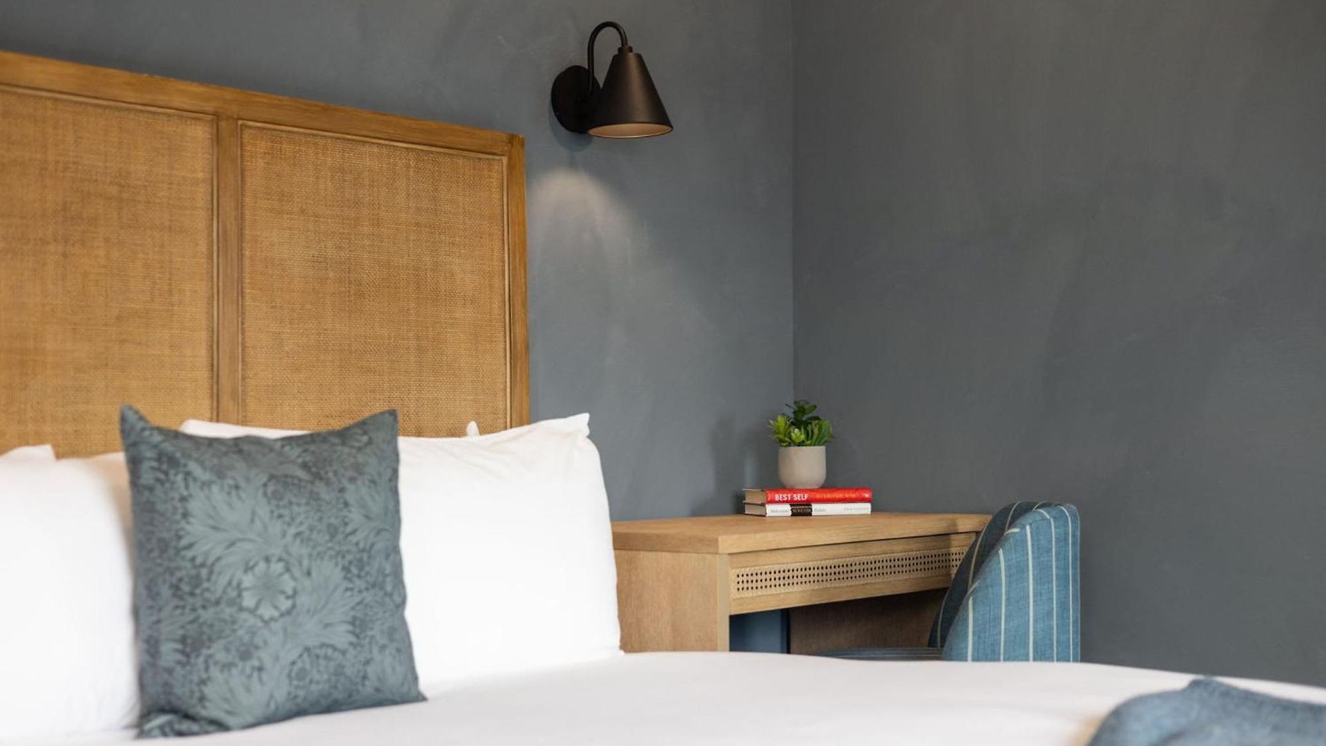 The Ashford - Brand New Gem Walk To Weho *