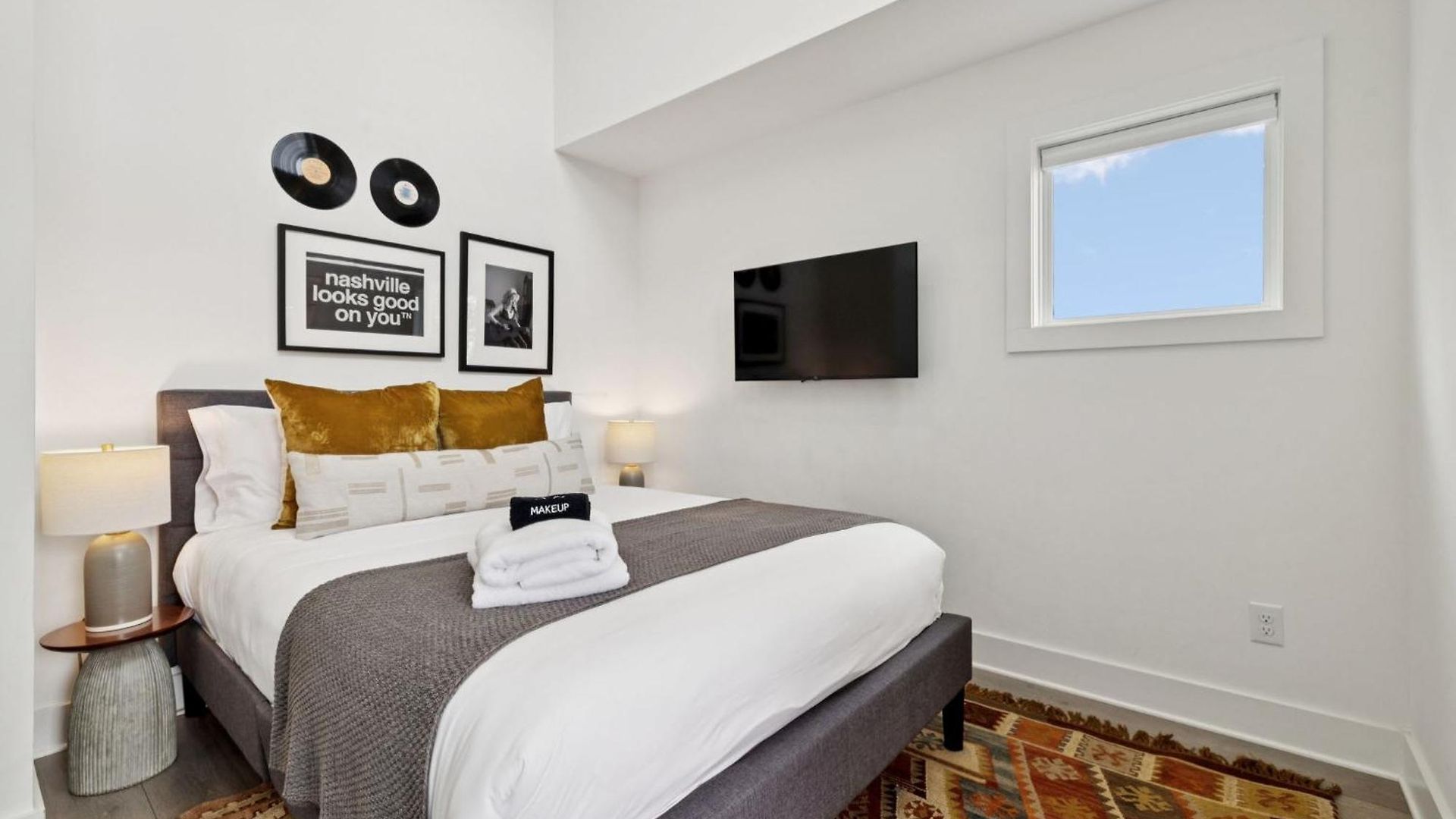 New Nash Modern Luxurious Space W Rooftop Views *