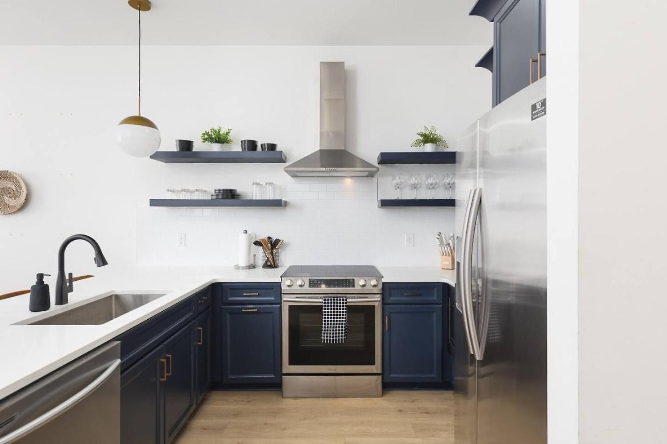 Holiday home Sleeps 16 Two Side By Side Only 3 Miles Broadway Nashville