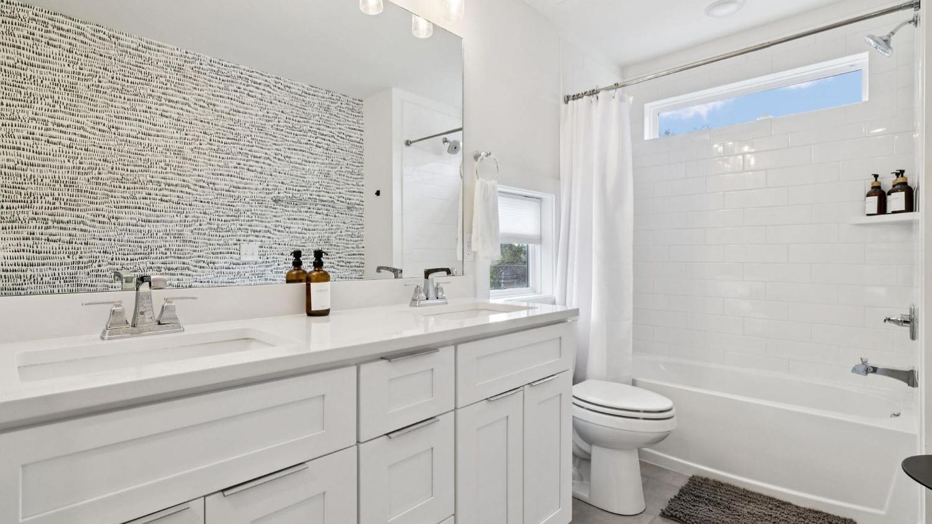 New Nash Modern Luxurious Space W Rooftop Views *