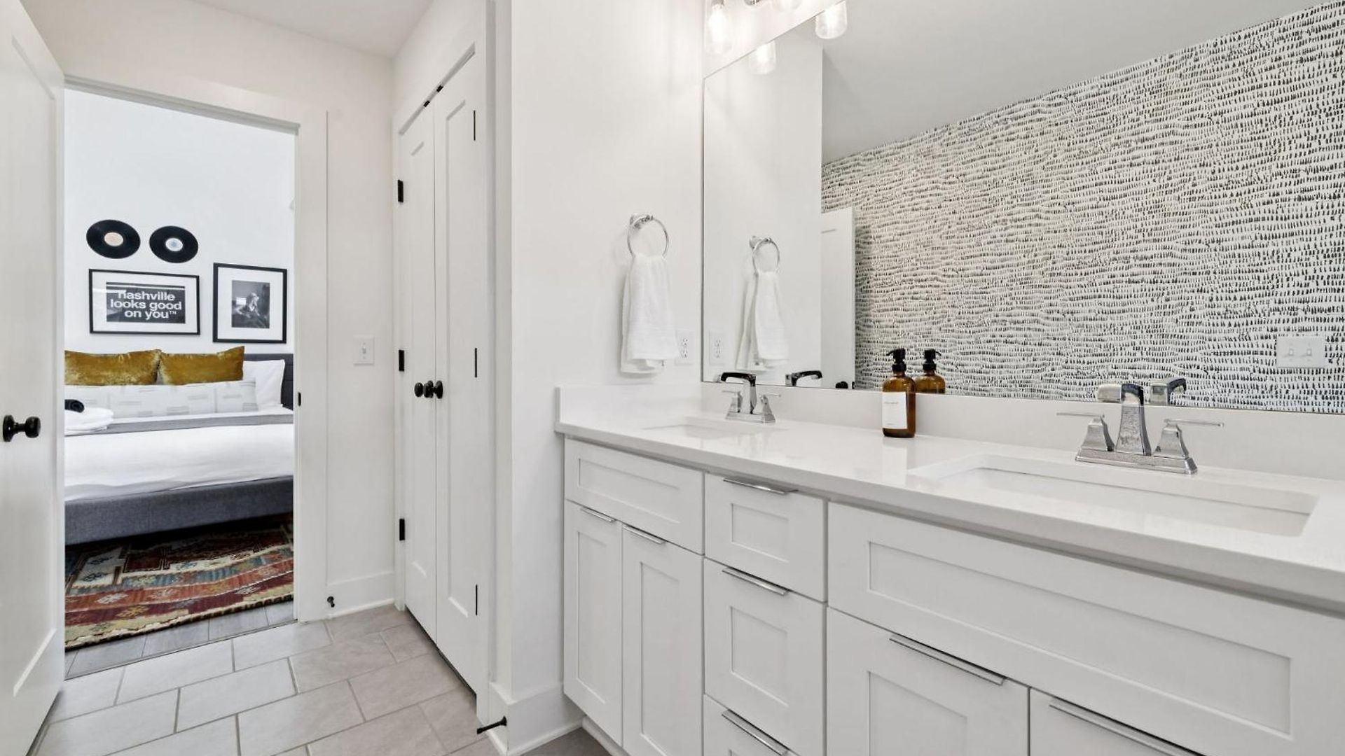 Holiday home New Nash Modern Luxurious Space W Rooftop Views