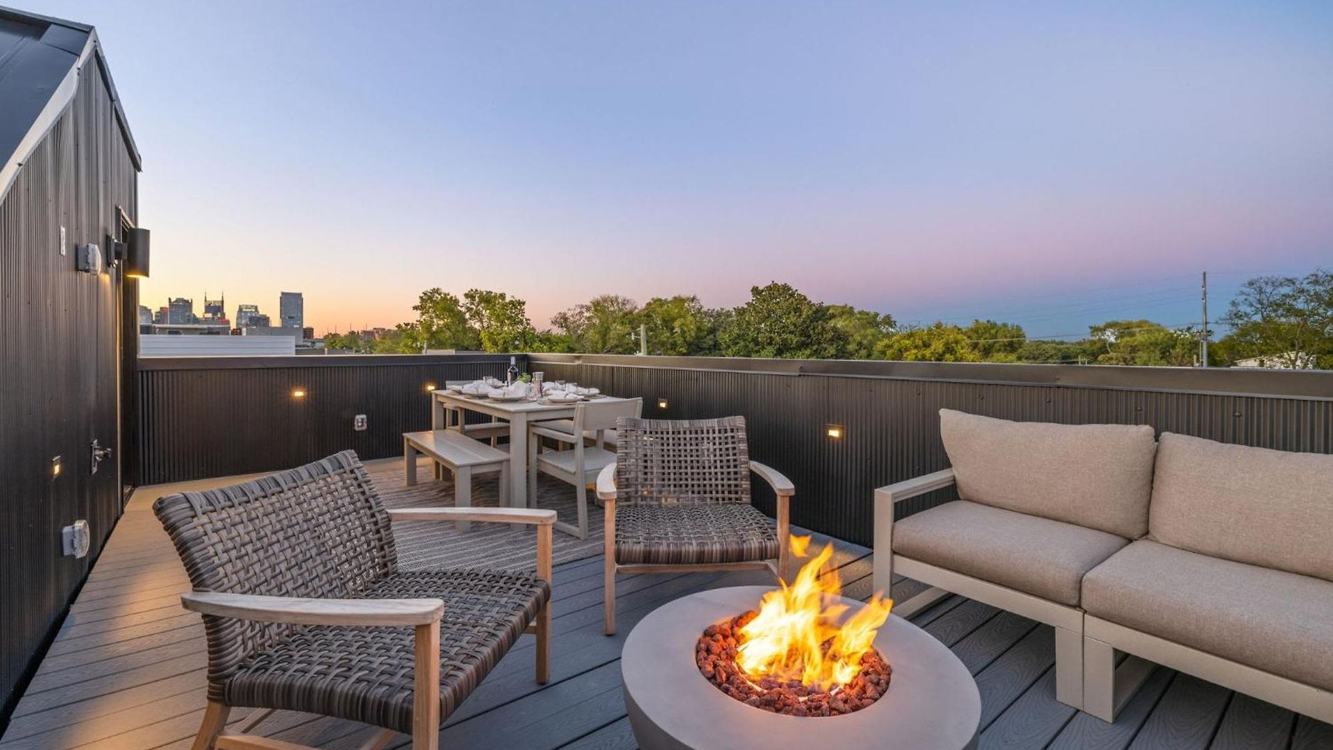 The Elmwood - Brand New Rooftop Lounge W Firepit Holiday home Nashville