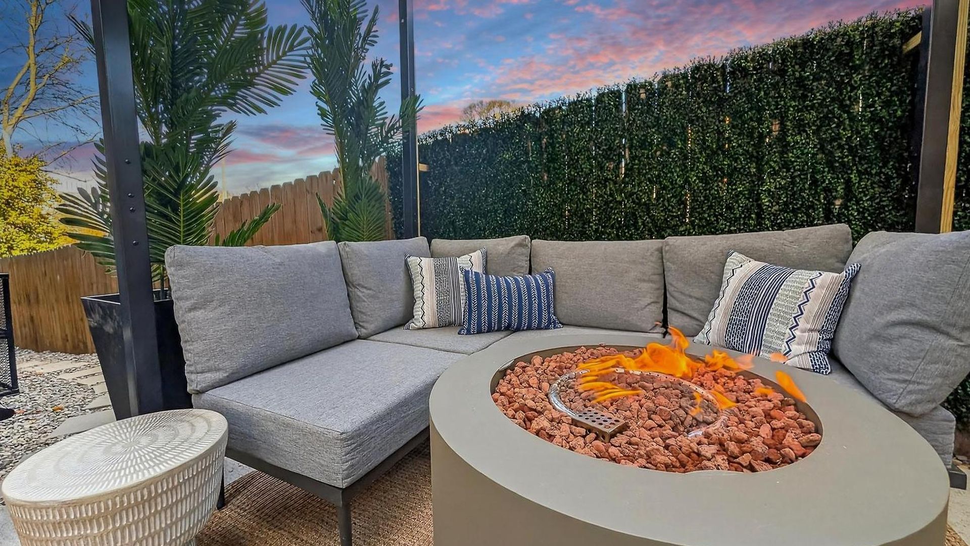 Holiday home Boho-chic With A Hot Tub, Fire Pit *