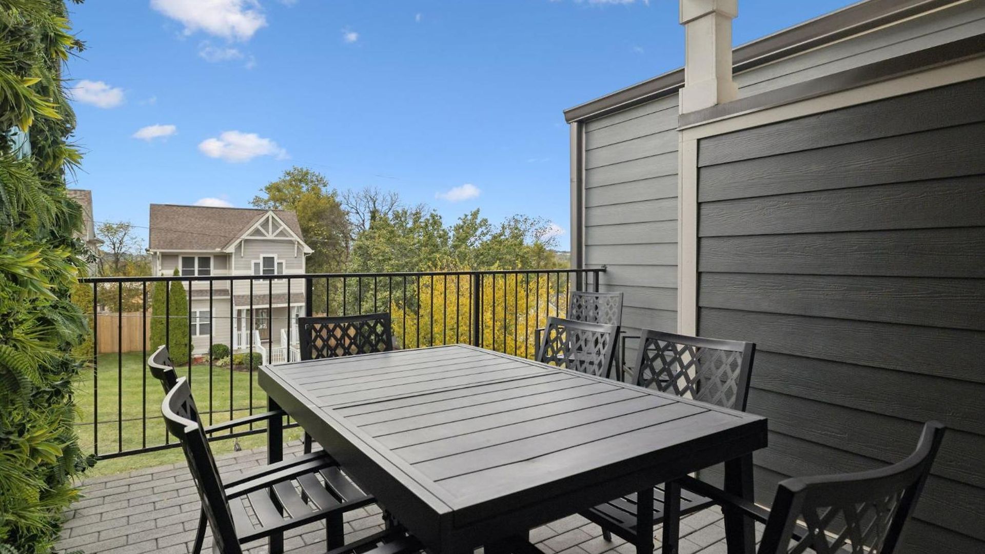New Nash Modern Luxurious Space W Rooftop Views Holiday home Nashville