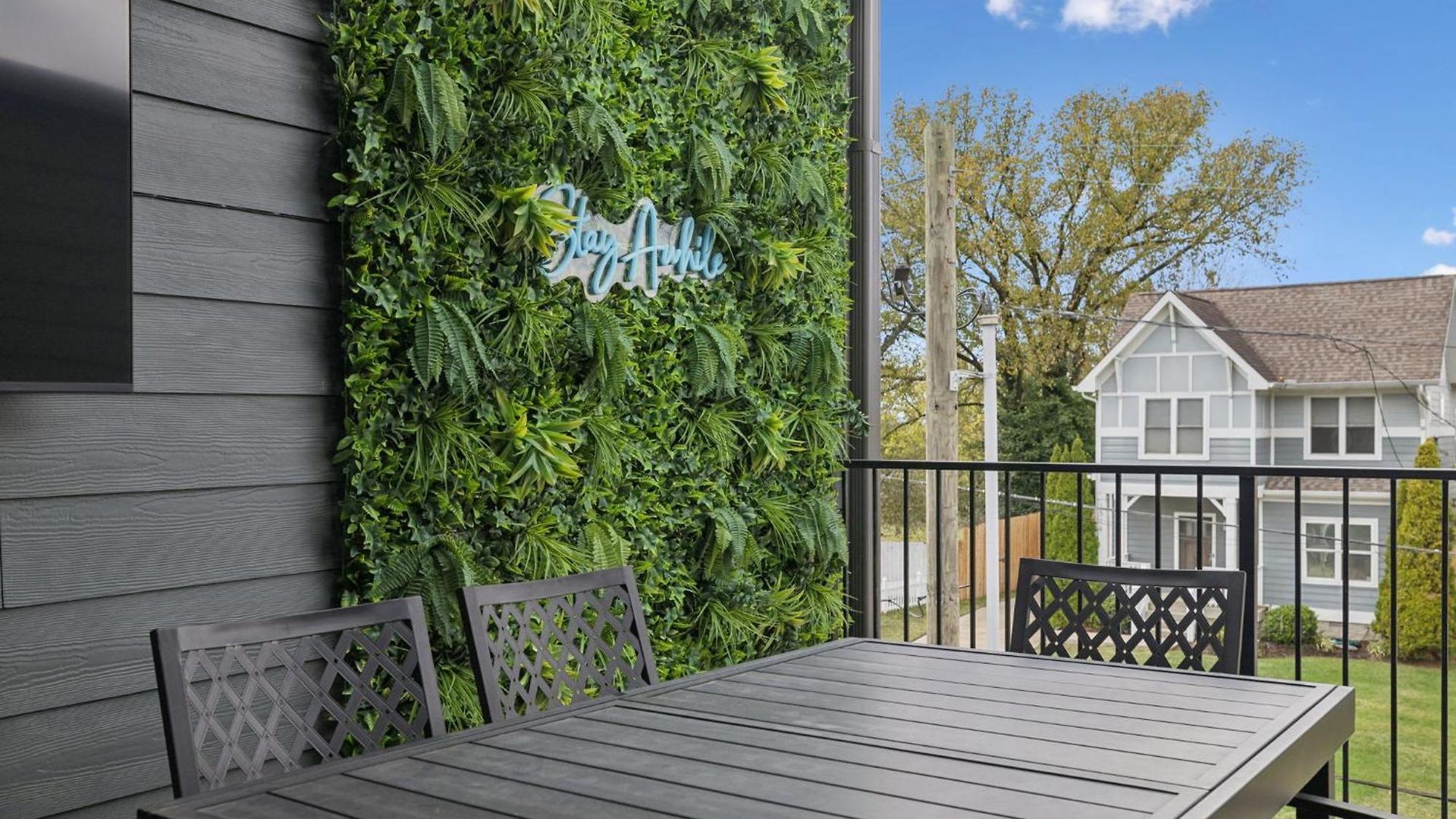 New Nash Modern Luxurious Space W Rooftop Views Holiday home Nashville