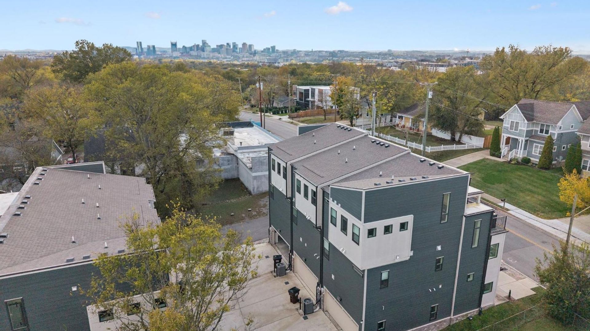 Holiday home New Nash Modern Luxurious Space W Rooftop Views *