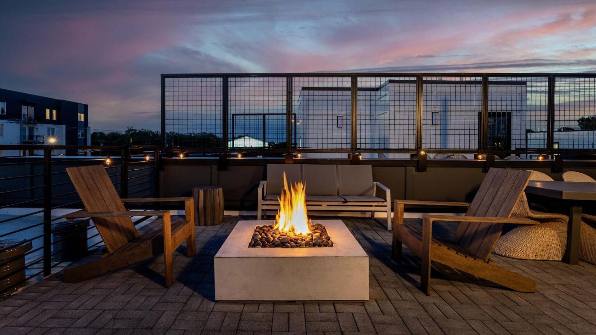 Holiday home 8br Rooftops With Hot Tub Fire Pit Skyline Views