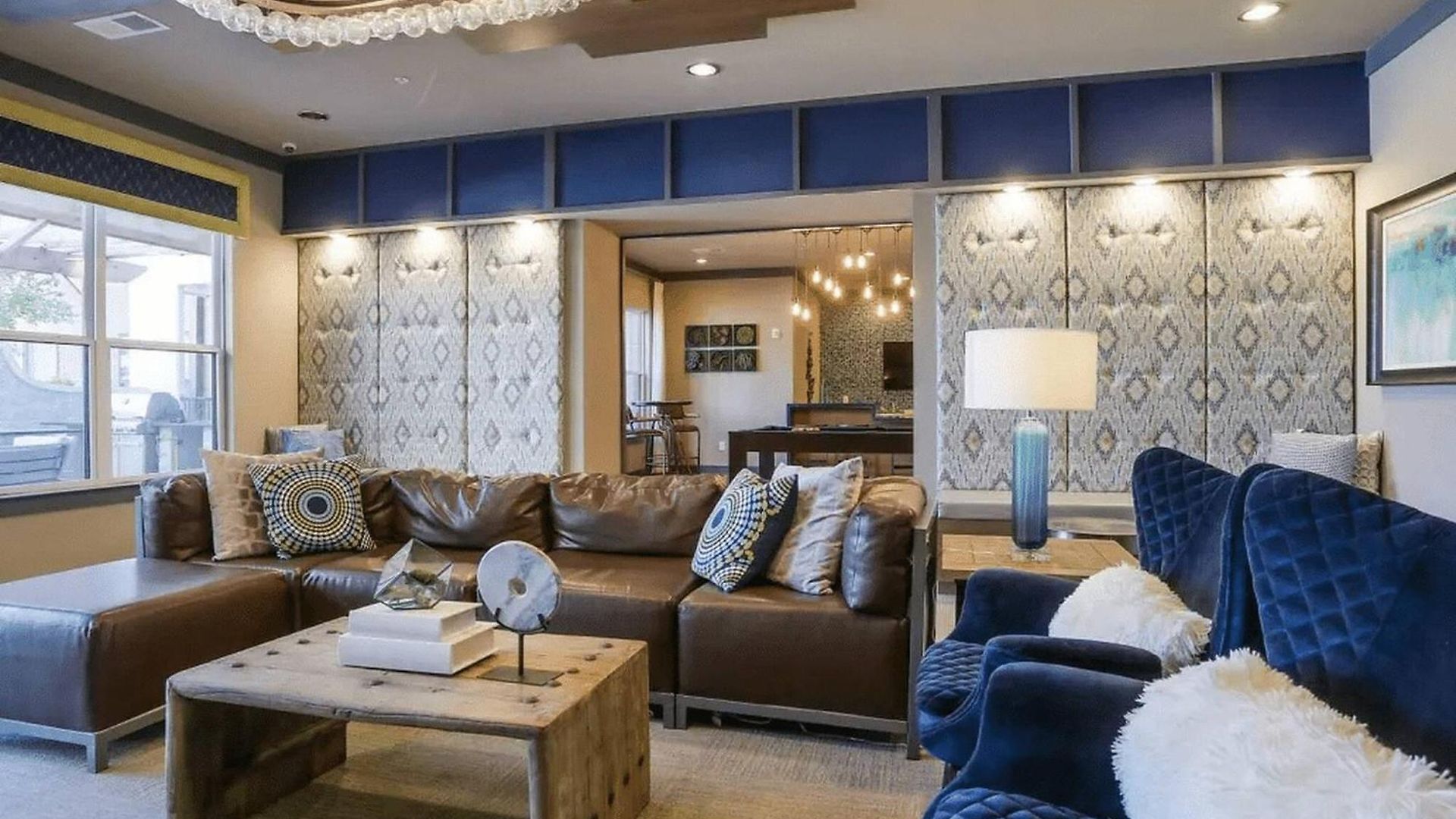The Nash Luxe, Pool, Gym, Nightlife! Apartment