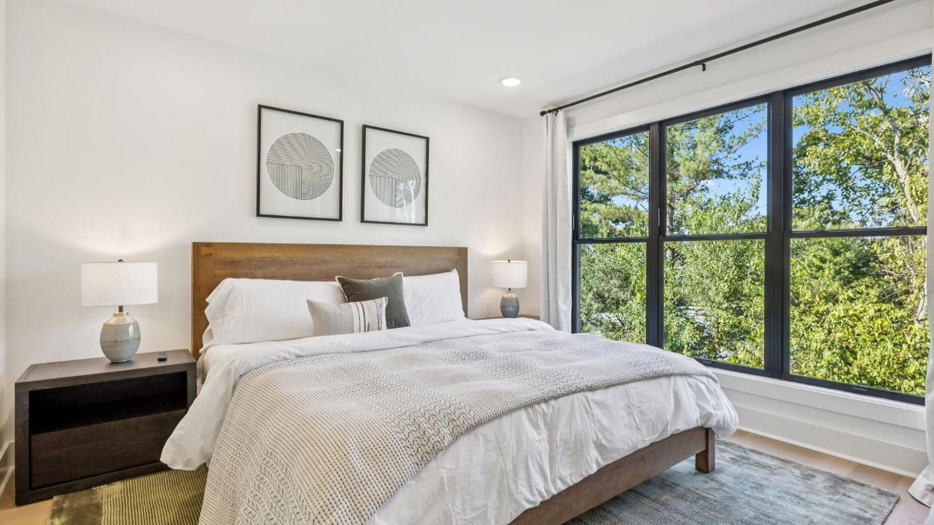 New Stylish Nash Townhouse W Hot Tub & Rooftop Nashville