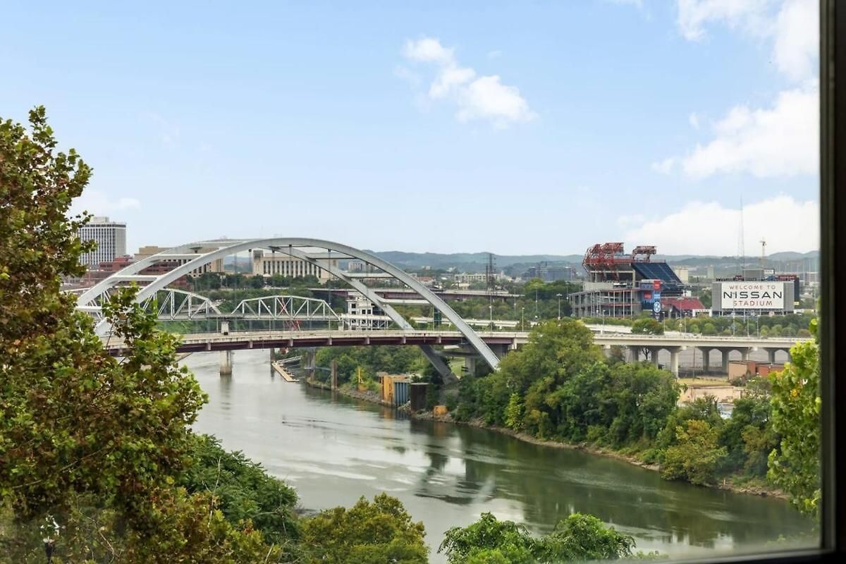 View 320 * Nashville
