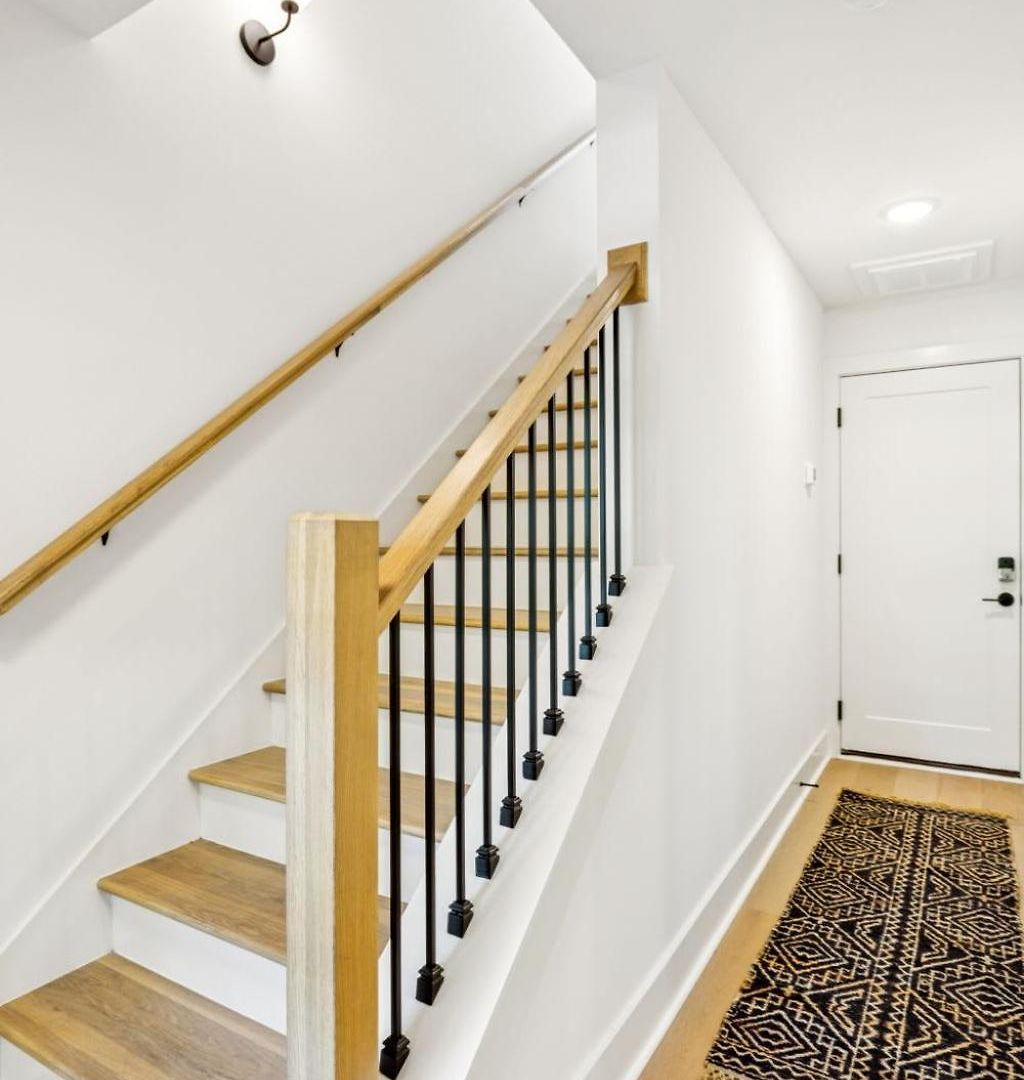 New Stylish Nash Townhouse W Hot Tub & Rooftop