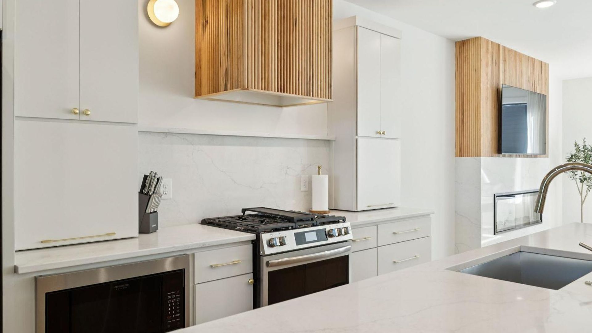 Getaway Rooftop Views & Modern Comfort * Nashville