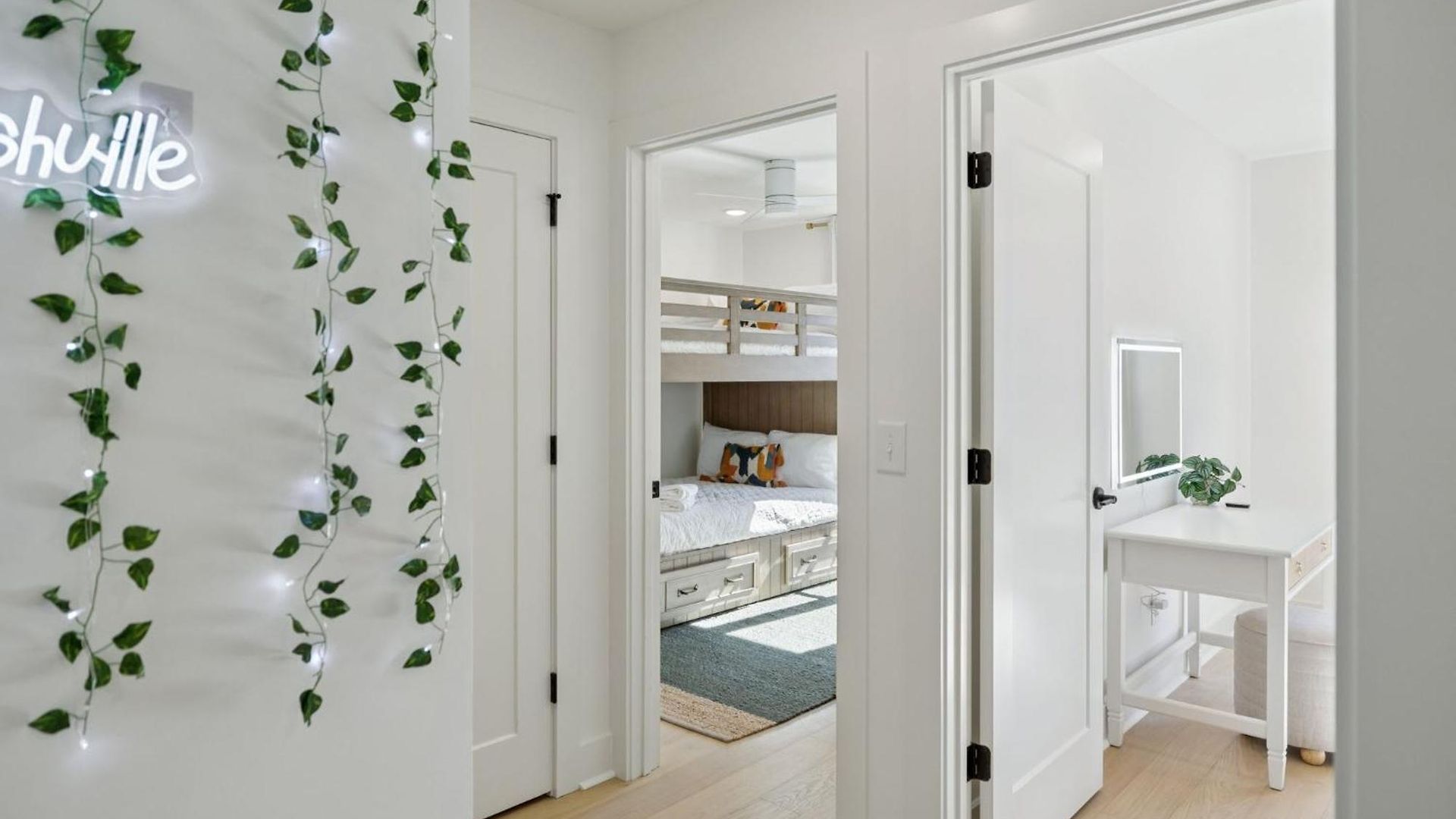 Getaway Rooftop Views & Modern Comfort