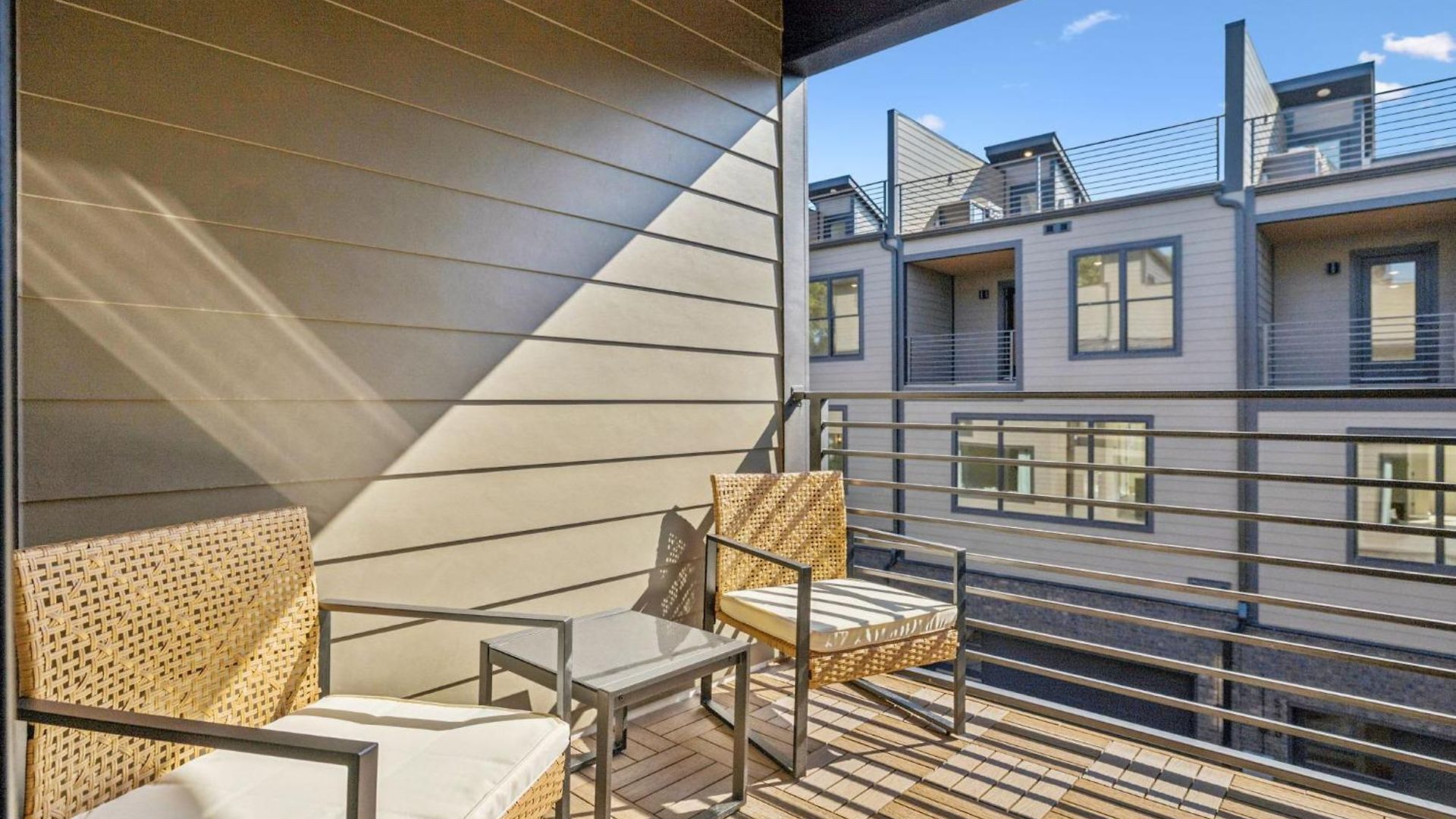 Apartment New Stylish Nash Townhouse W Hot Tub & Rooftop *