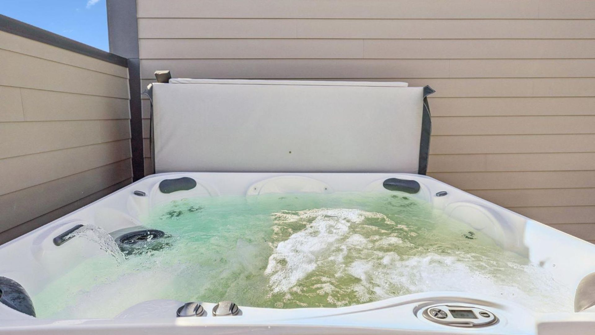 New Stylish Nash Townhouse W Hot Tub & Rooftop Nashville