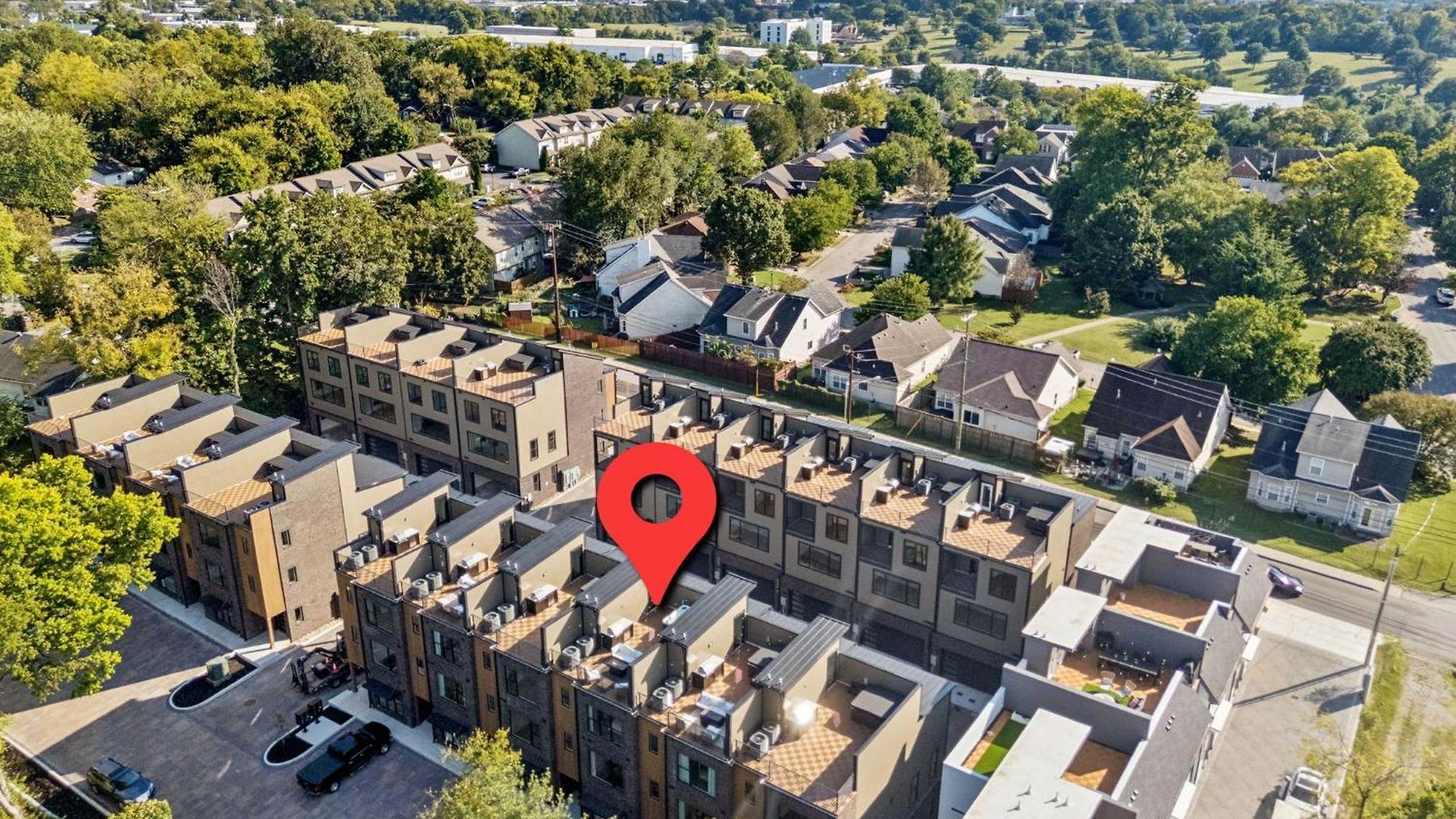 New Stylish Nash Townhouse W Hot Tub & Rooftop Apartment Nashville