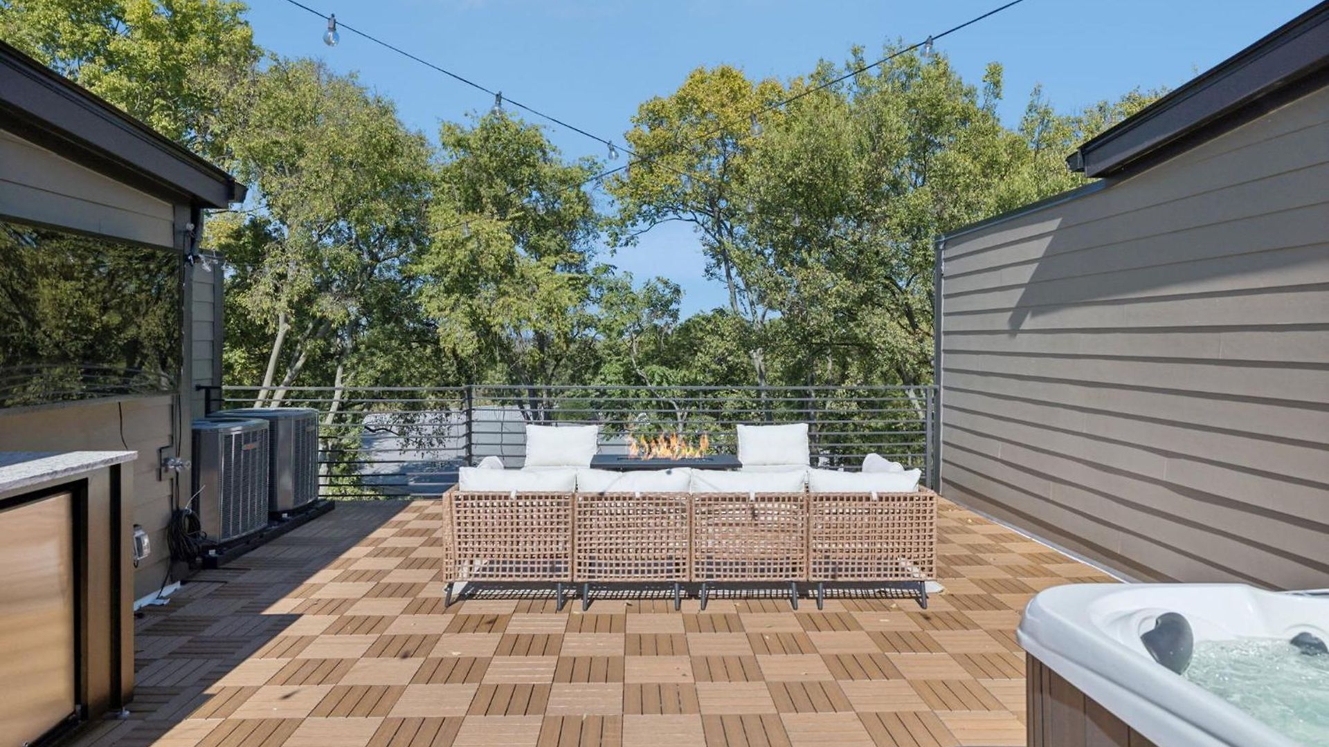 Getaway Rooftop Views & Modern Comfort * Nashville