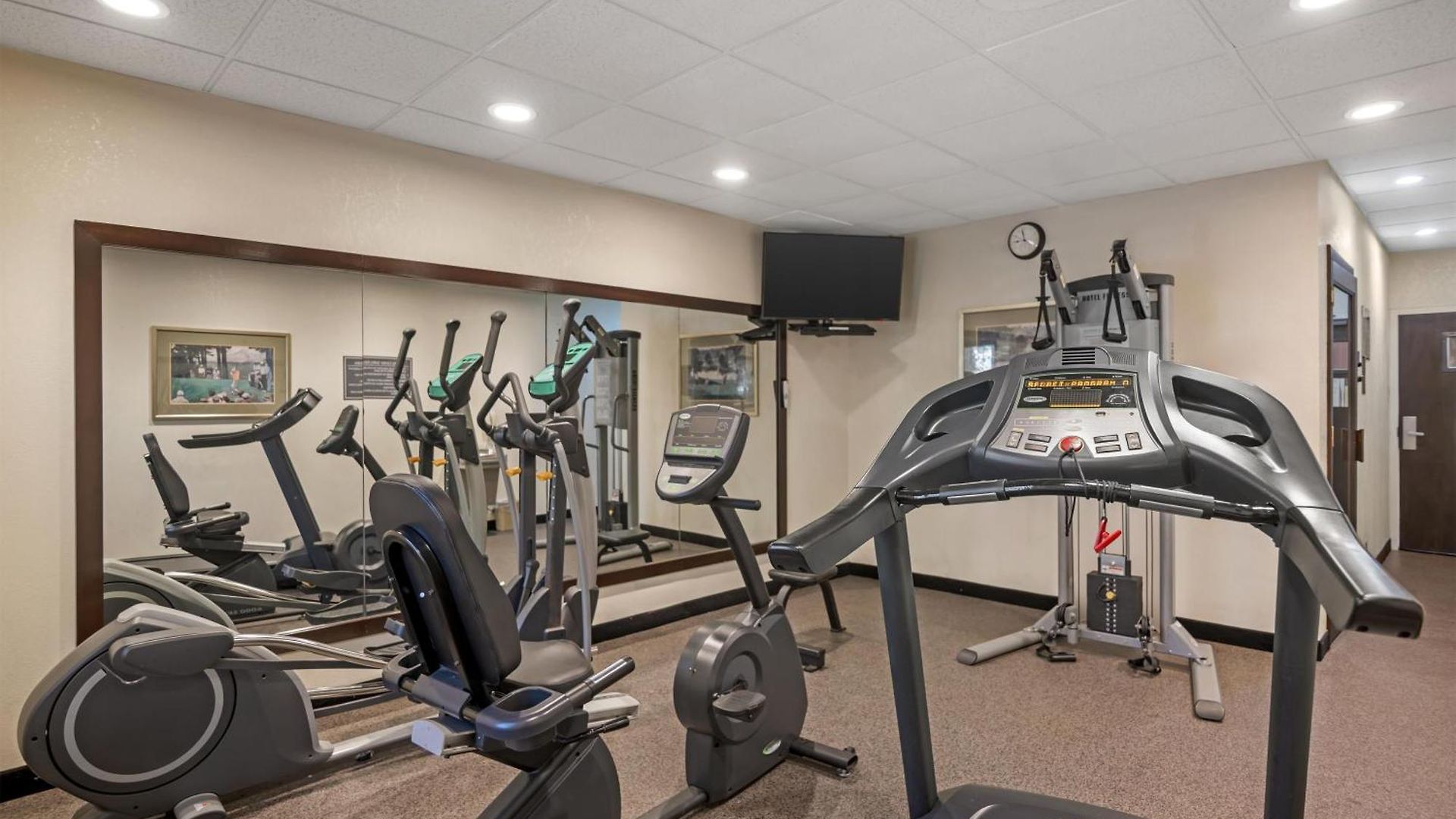 Western Near Opryland Hotel 3*